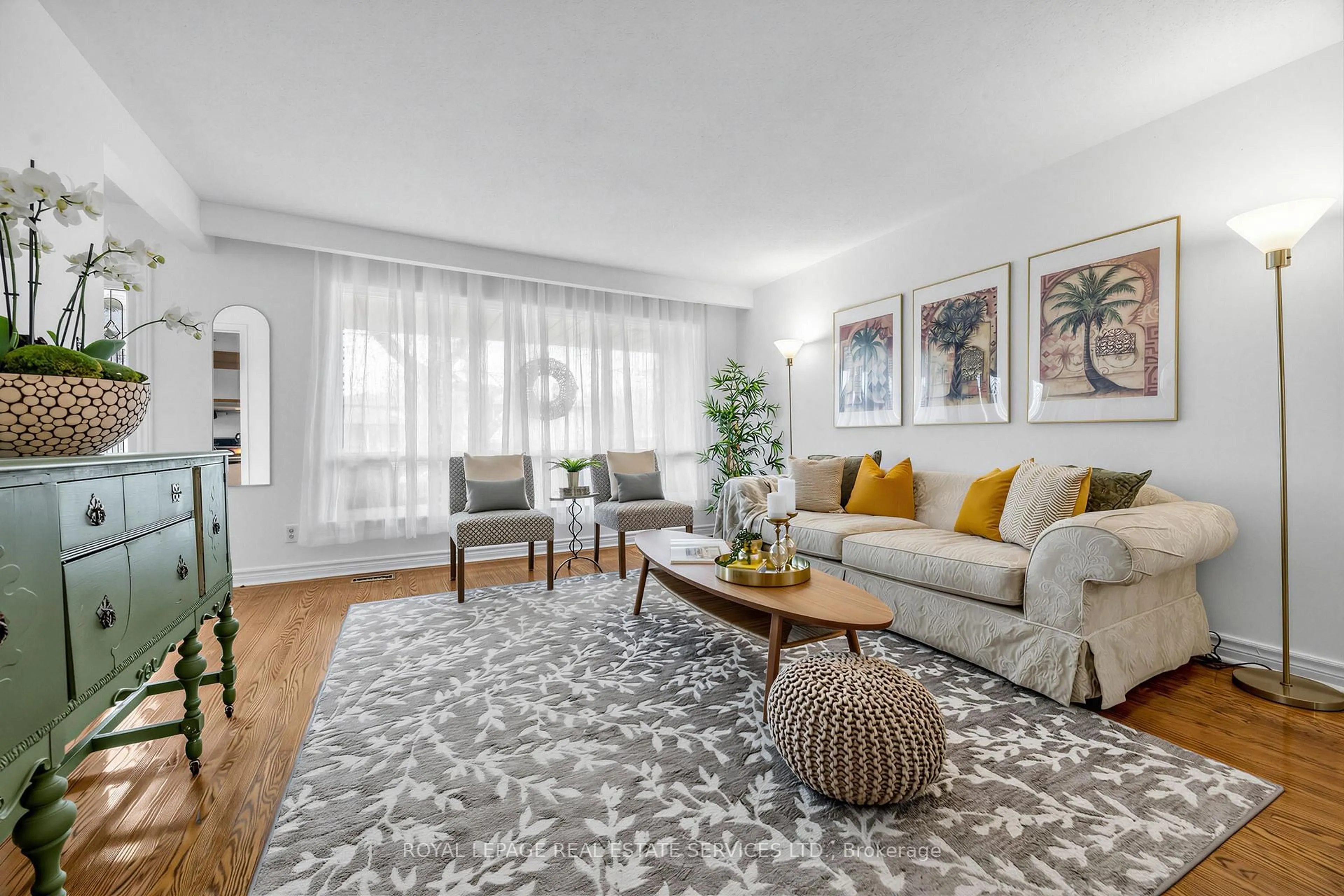 Living room with furniture, unknown for 16 Donnacona Cres, Toronto Ontario M1E 3P9