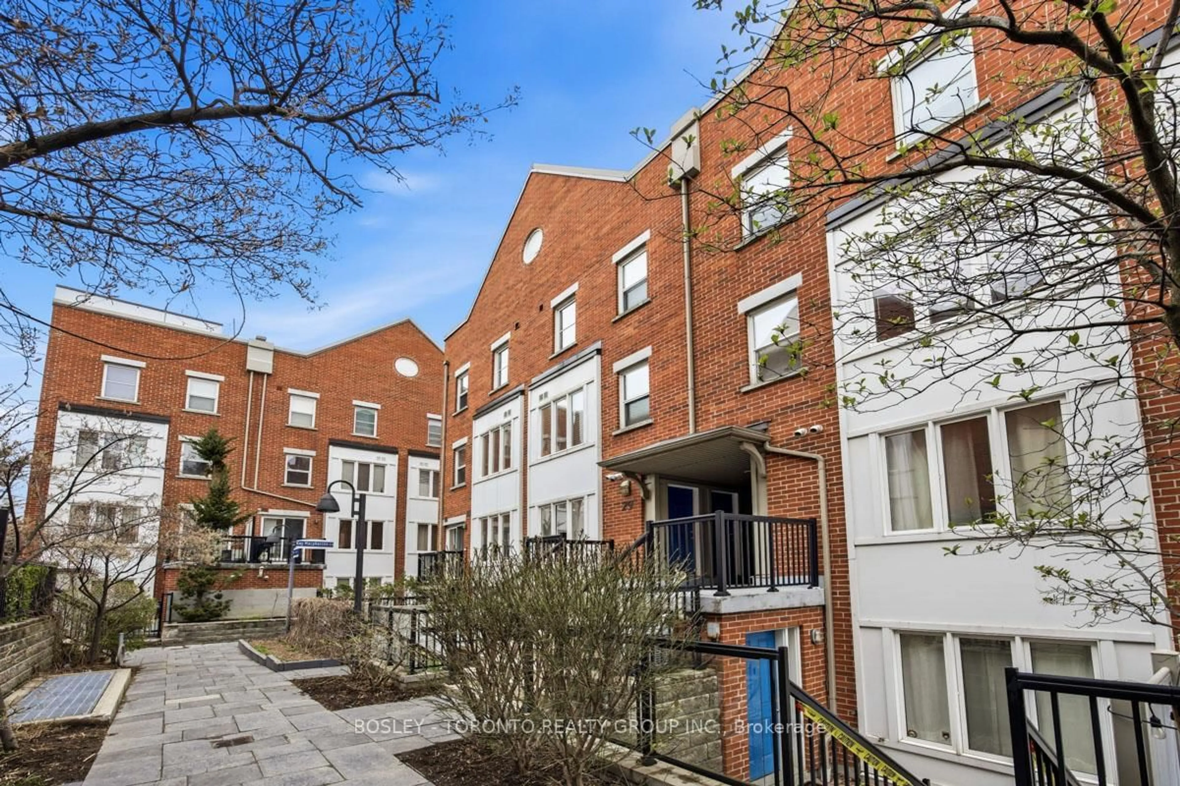 A pic from outside/outdoor area/front of a property/back of a property/a pic from drone, street for 29 Frances Loring Lane #5, Toronto Ontario M4M 3E8