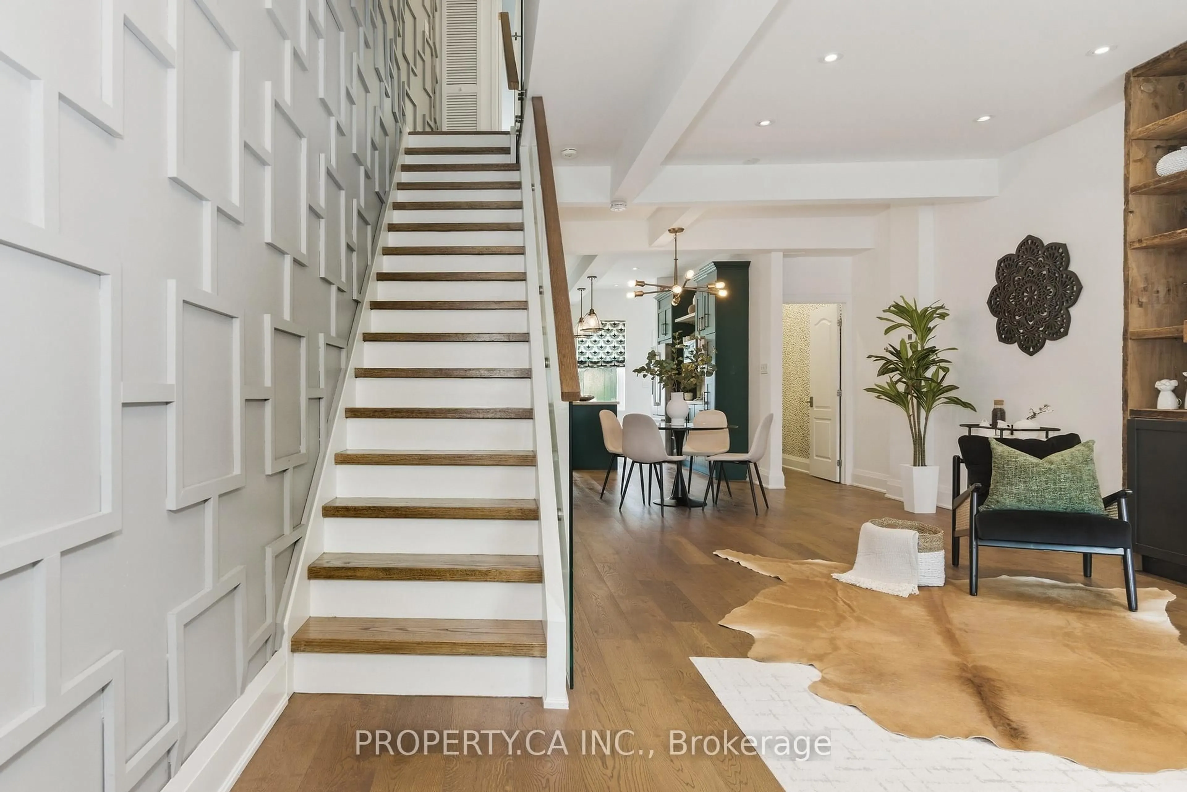 Indoor foyer for 45 Swanwick Ave, Toronto Ontario M4E 1Z4