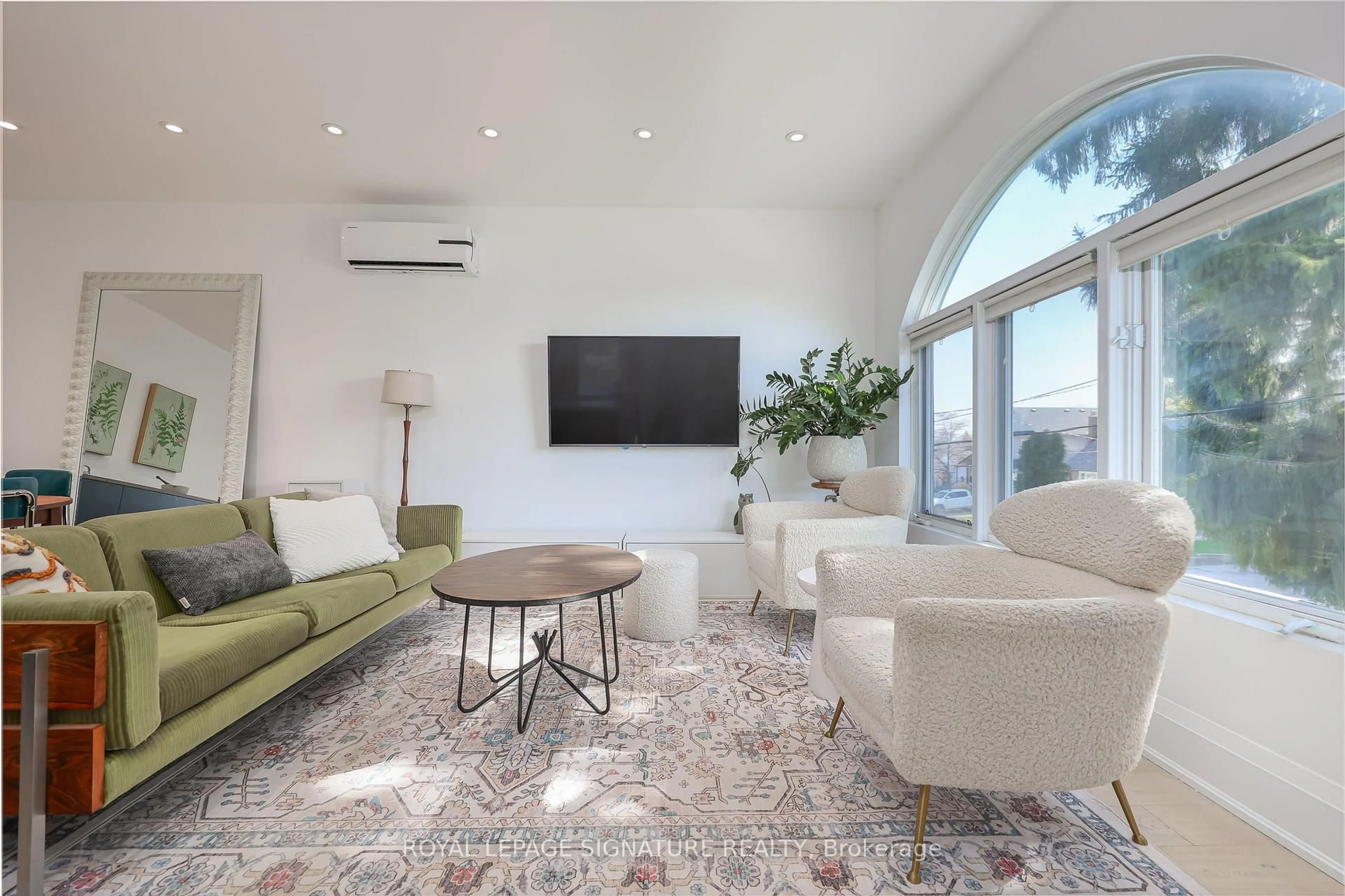 Living room with furniture, unknown for 71 South Bonnington Ave, Toronto Ontario M1N 3M2