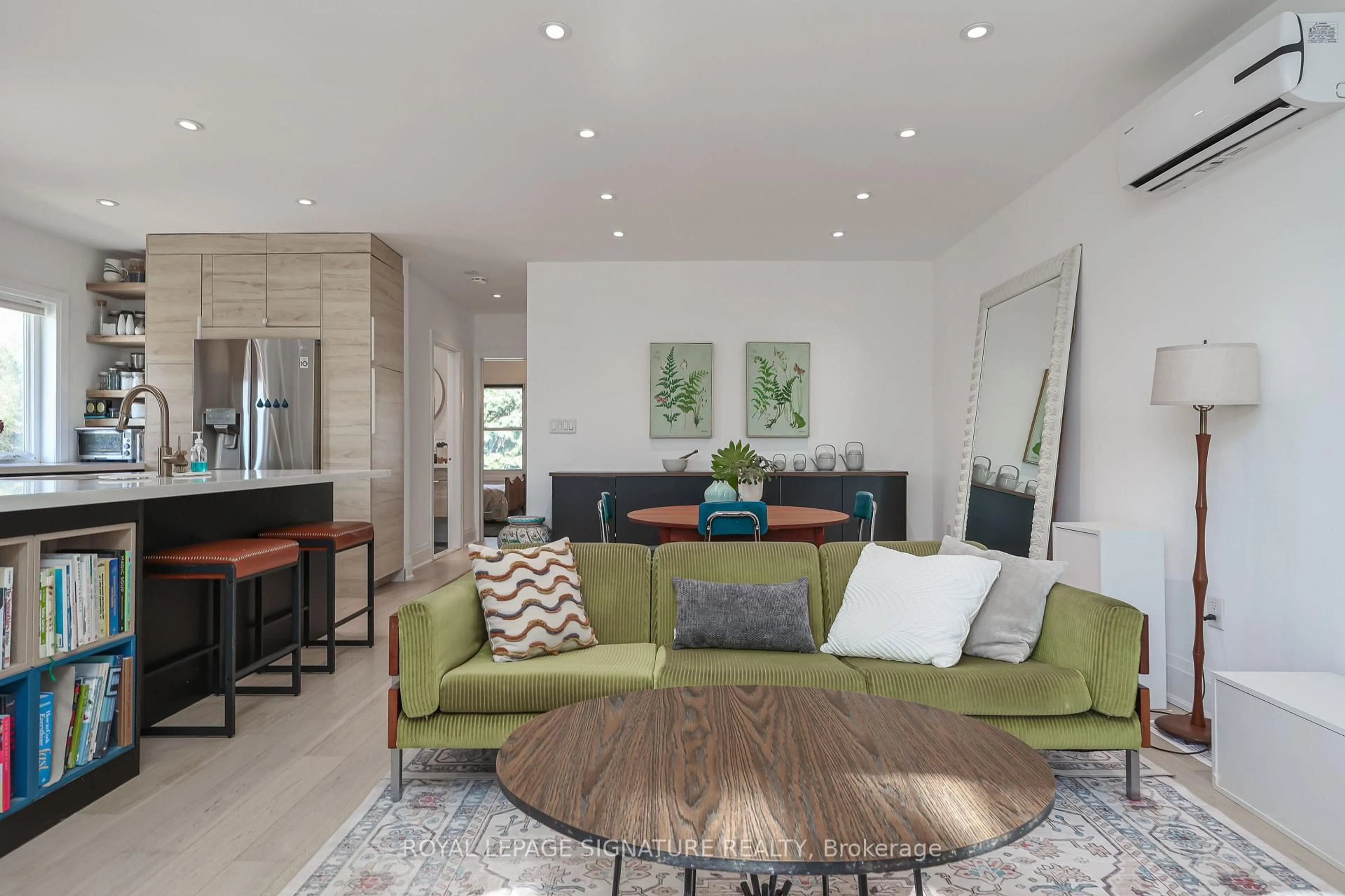 Living room with furniture, unknown for 71 South Bonnington Ave, Toronto Ontario M1N 3M2