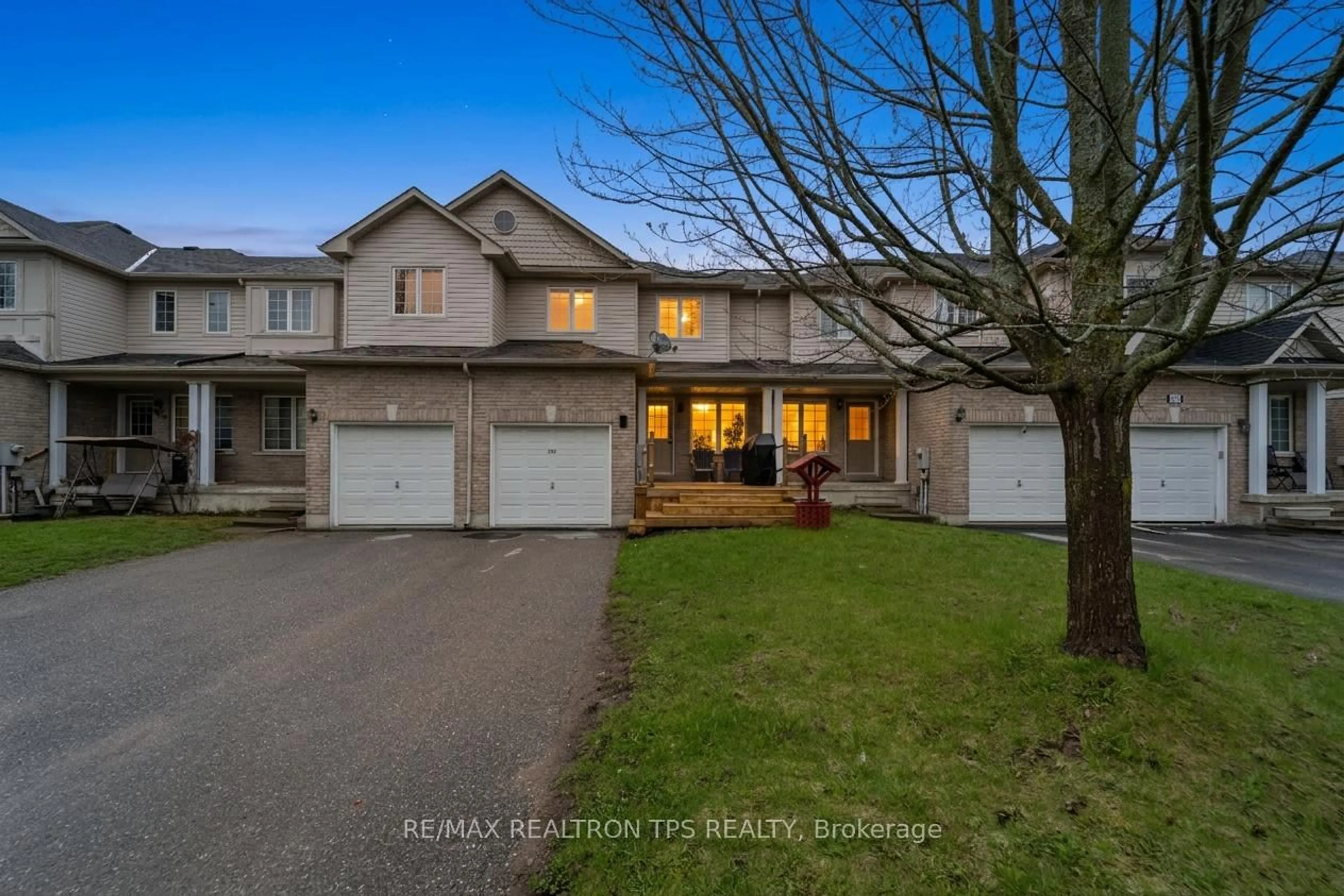 A pic from outside/outdoor area/front of a property/back of a property/a pic from drone, street for 263 Sprucewood Cres, Clarington Ontario L1C 5H1