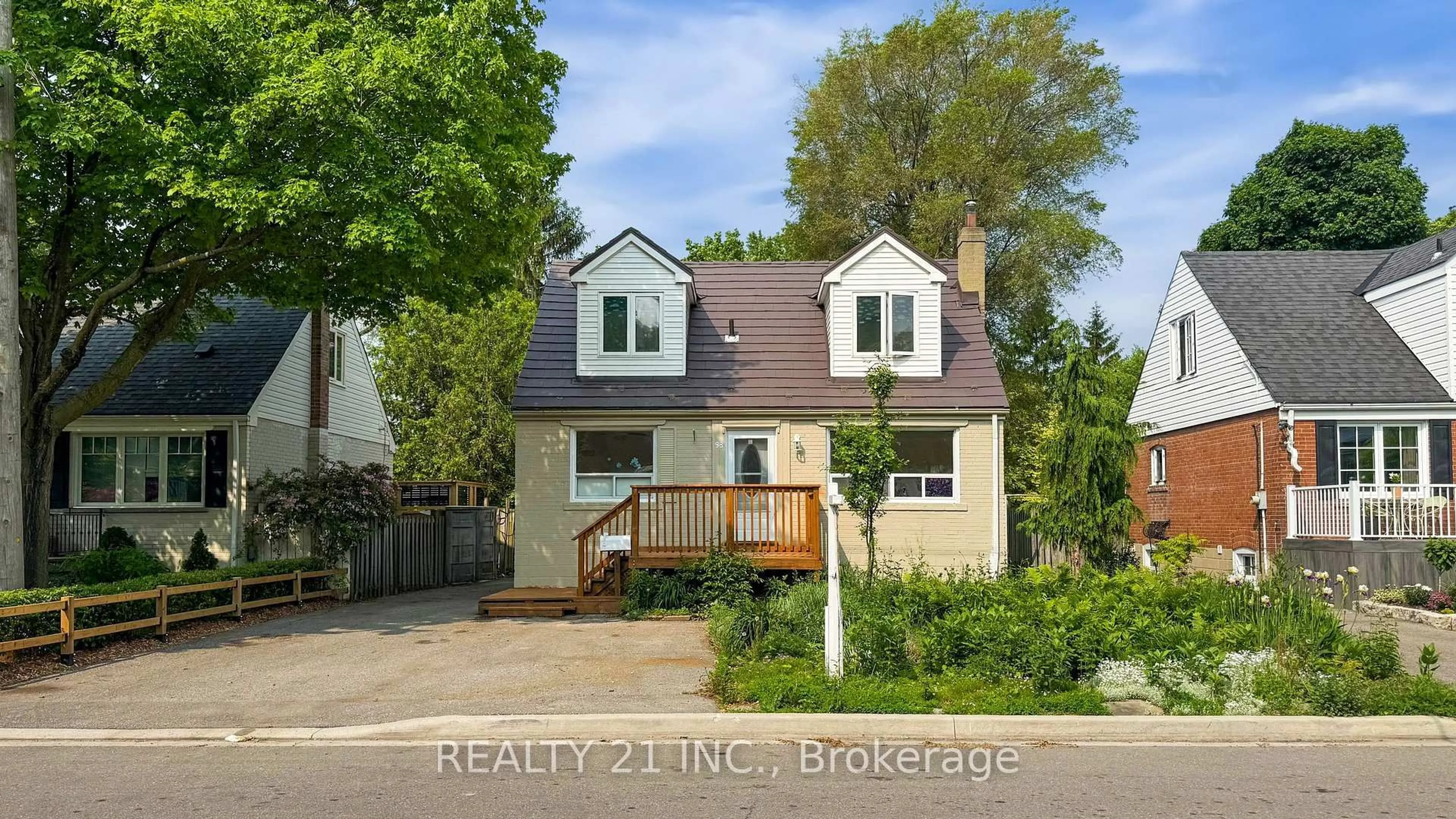 Home with brick exterior material, street for 98 Natal Ave, Toronto Ontario M1N 3V6