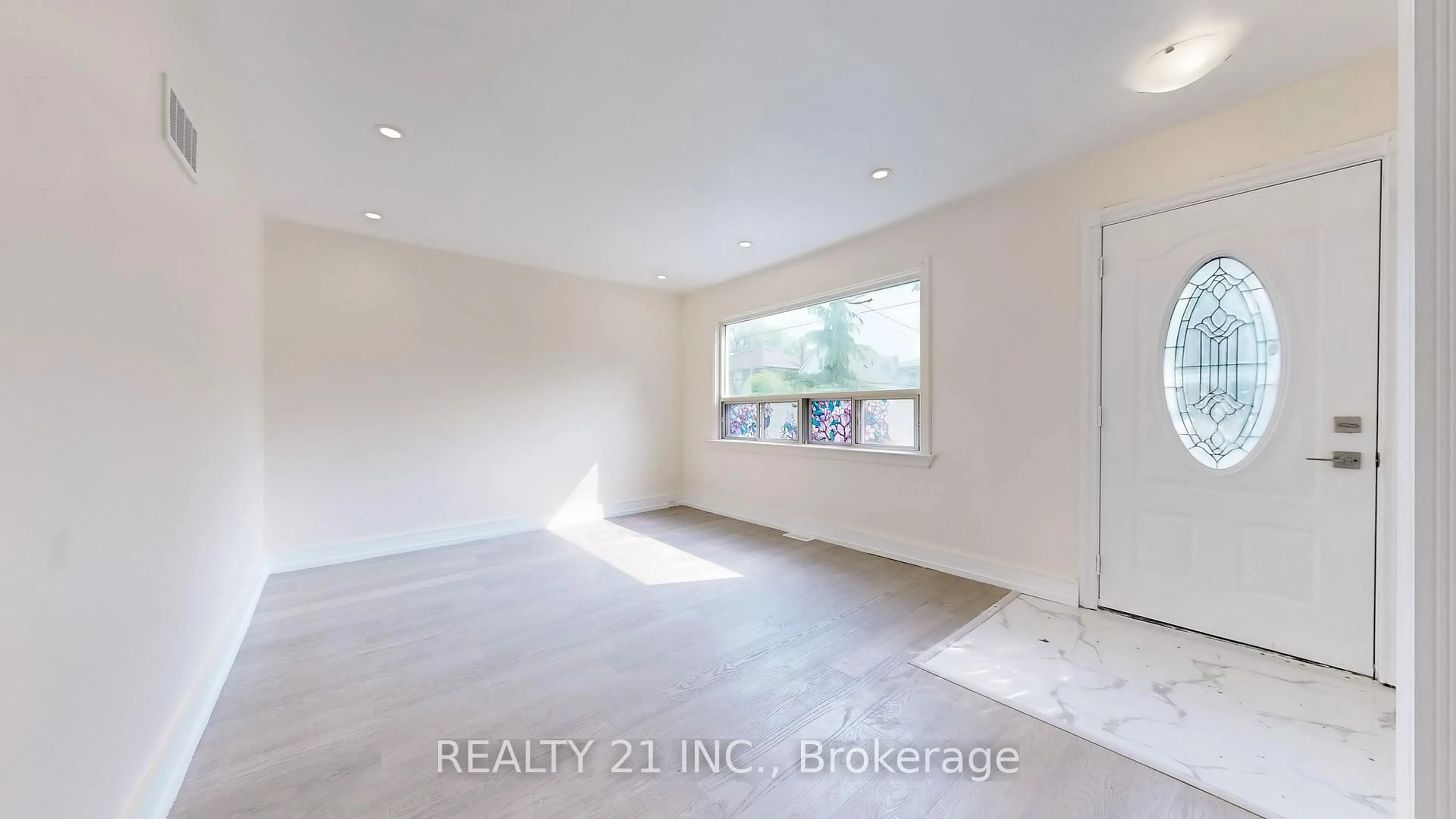 A pic of a room for 98 Natal Ave, Toronto Ontario M1N 3V6