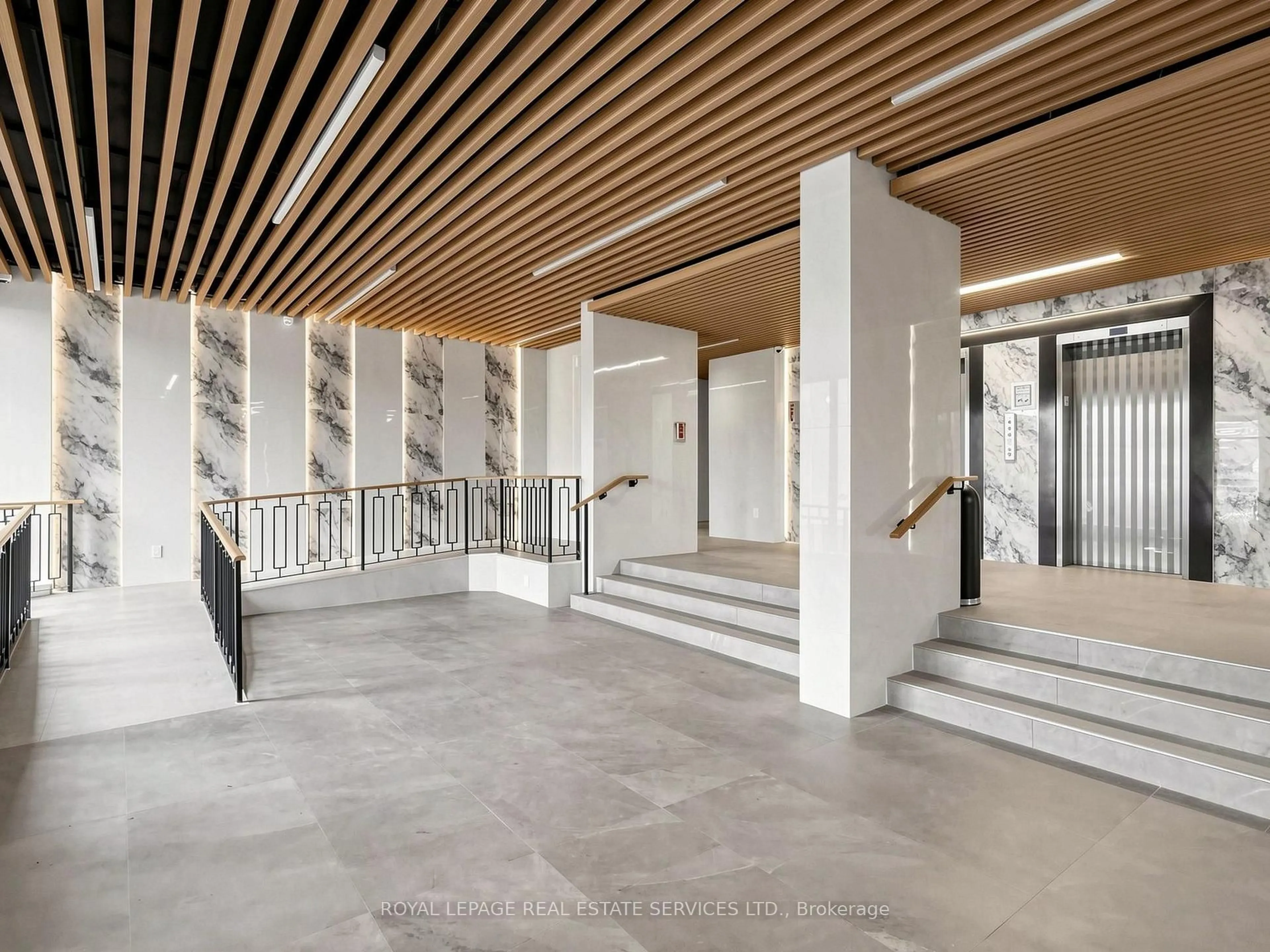 Indoor foyer for 4091 Sheppard Ave #2101, Toronto Ontario M1S 3H2