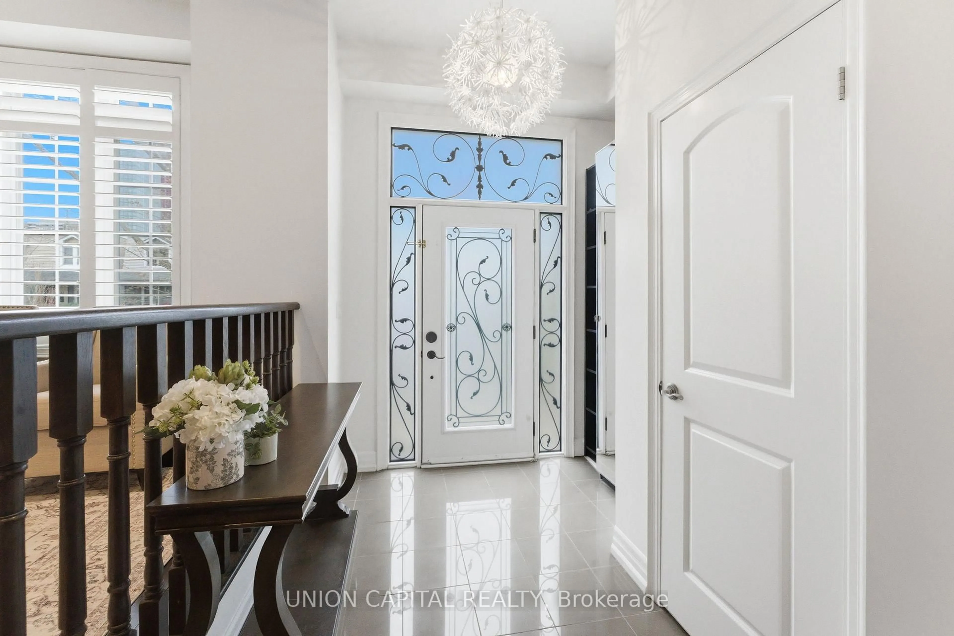 Indoor entryway for 40A Norwood Rd, Toronto Ontario M4E 2S2