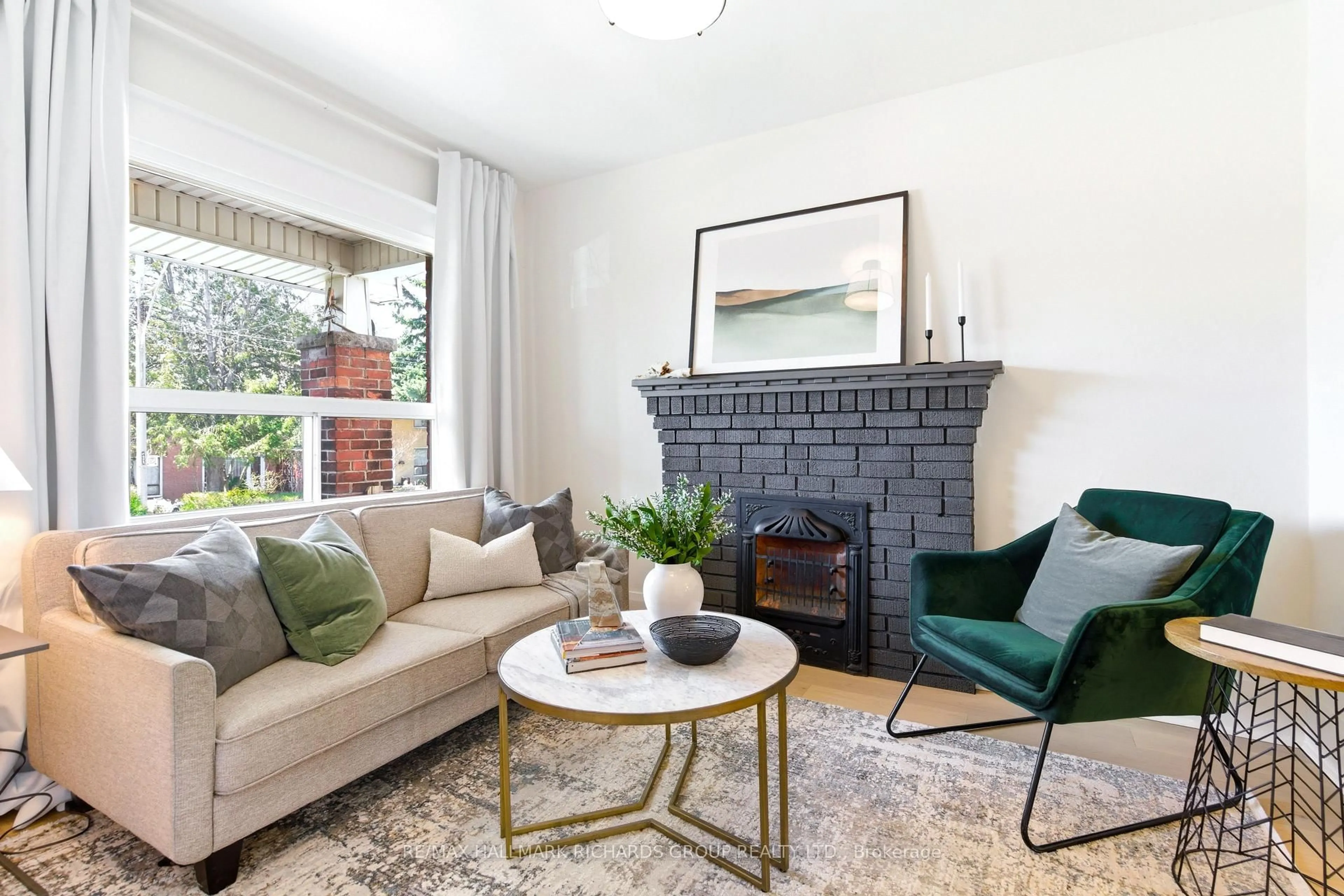 Living room with furniture, unknown for 451 Ashdale Ave, Toronto Ontario M4L 2Z3