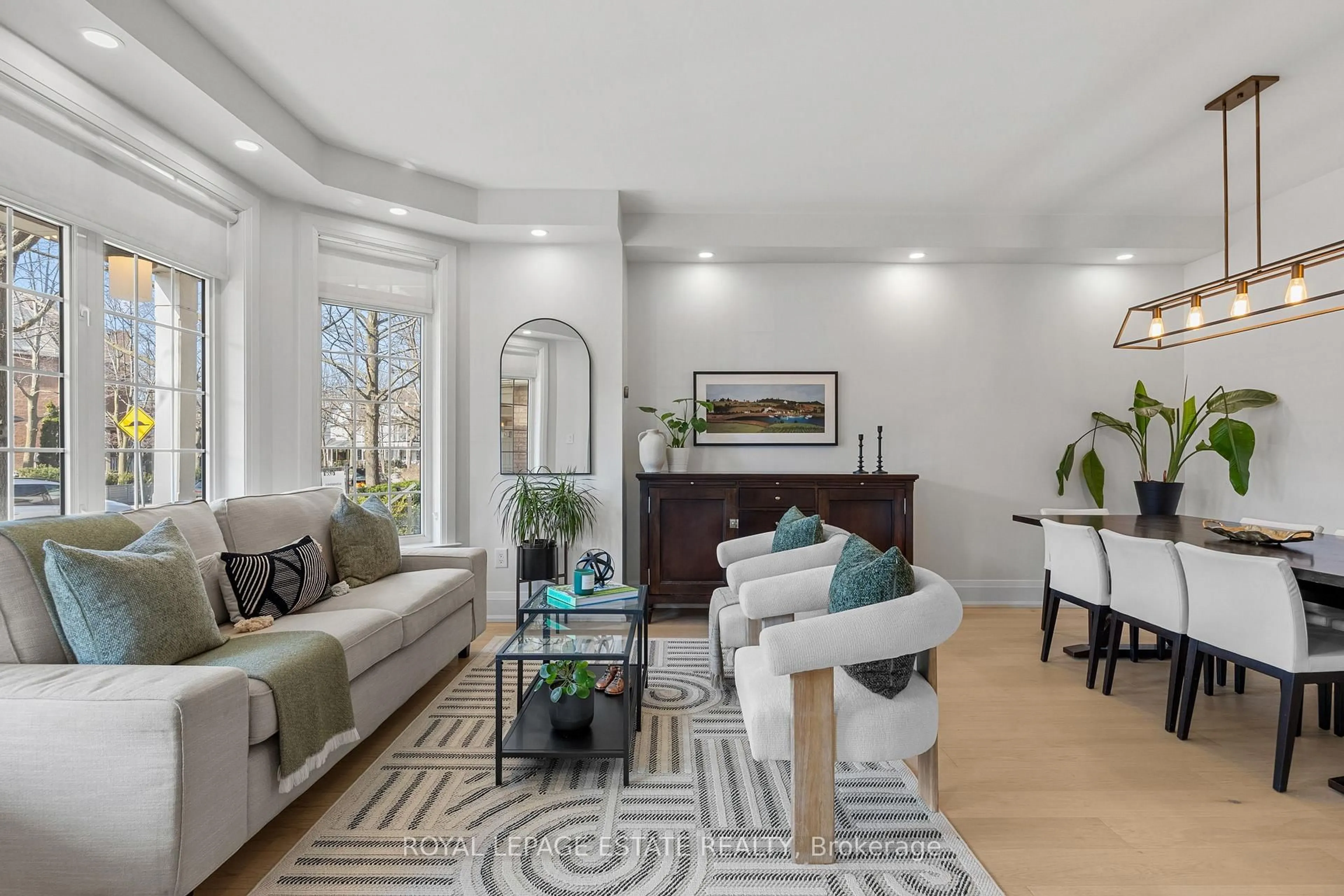 Living room with furniture, unknown for 95 Boardwalk Dr, Toronto Ontario M4L 3X9