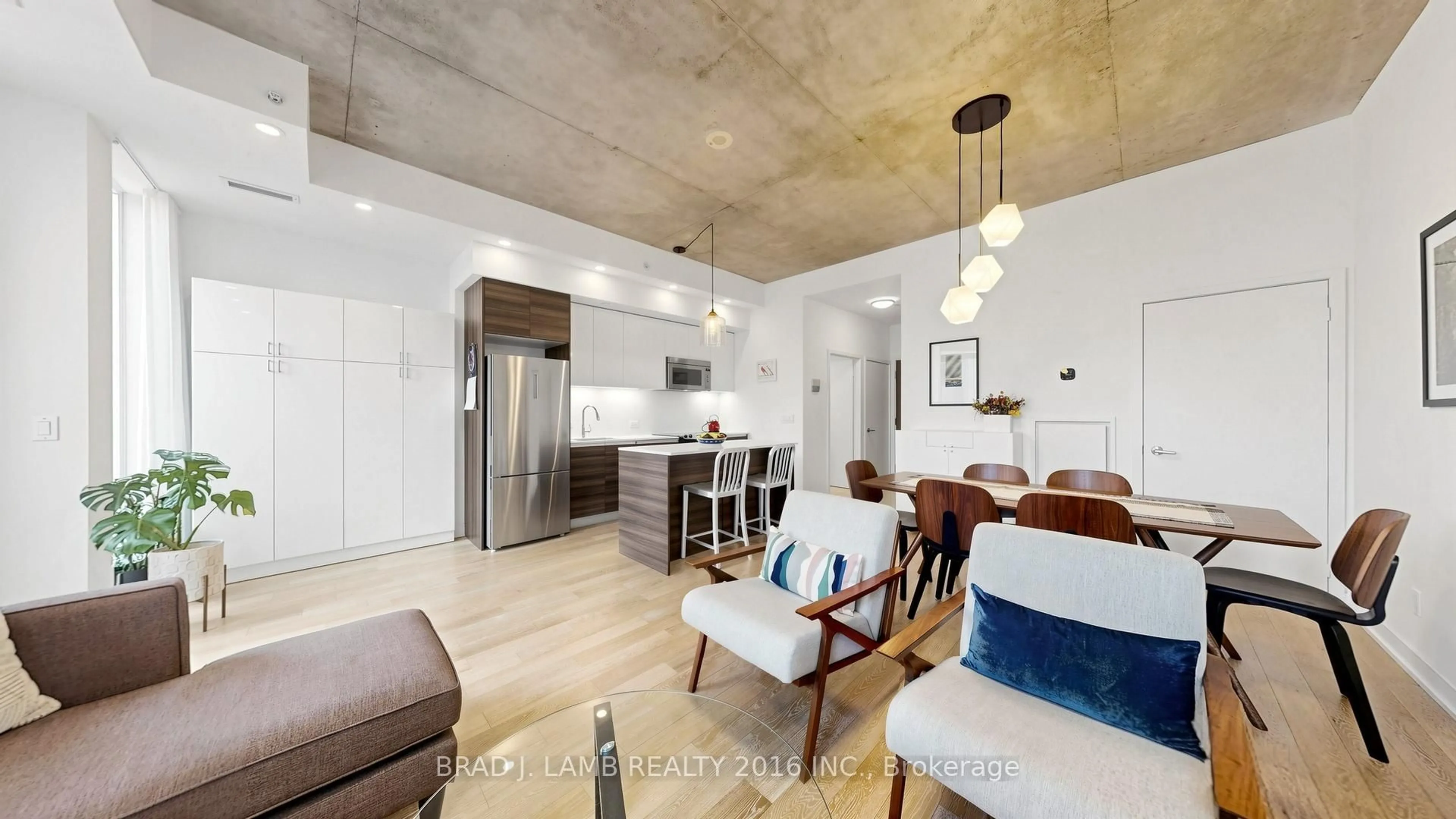 Open concept kitchen, unknown for 1238 Dundas St #TH102, Toronto Ontario M4M 2T8