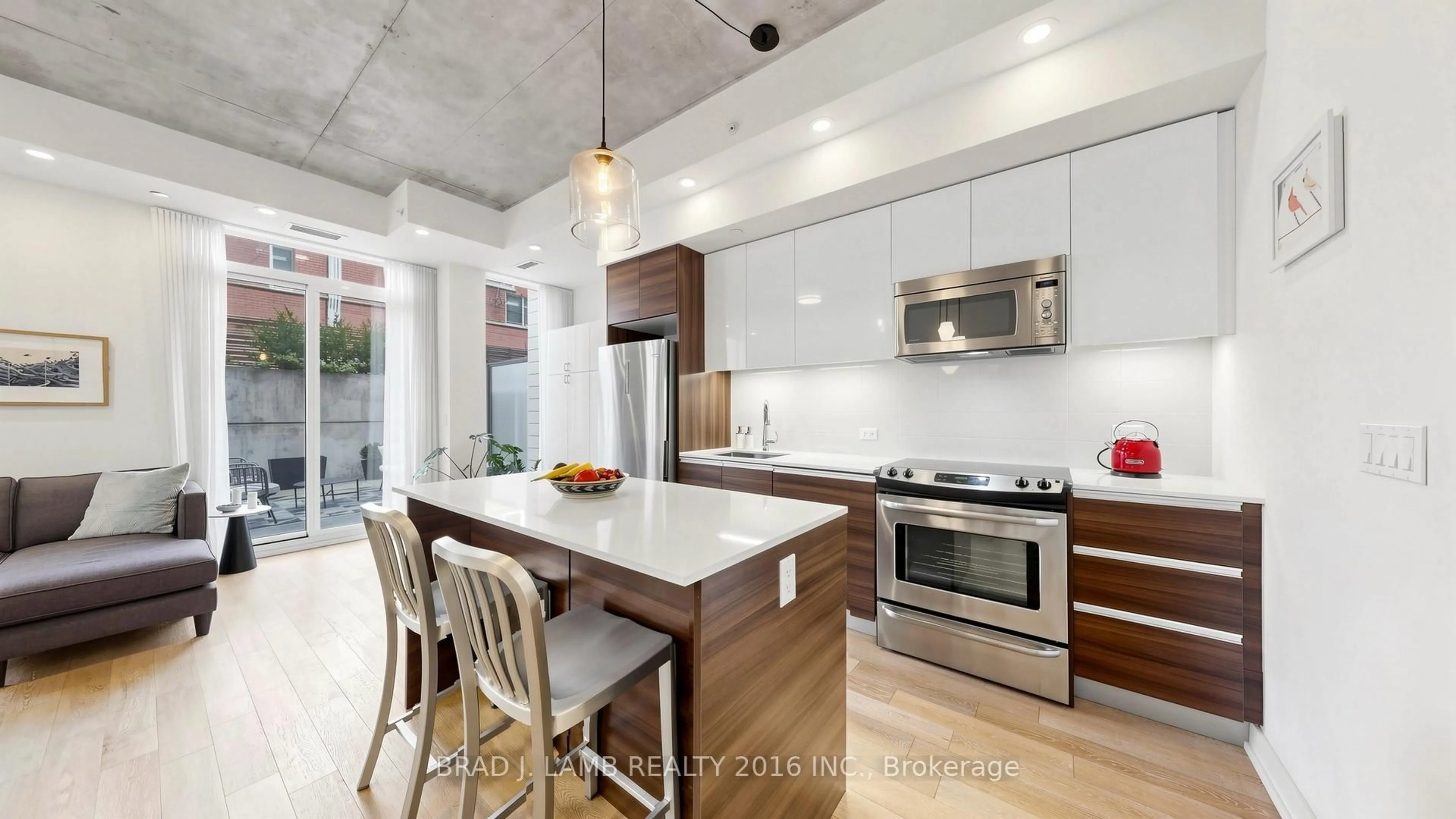 Contemporary kitchen, unknown for 1238 Dundas St #TH102, Toronto Ontario M4M 2T8