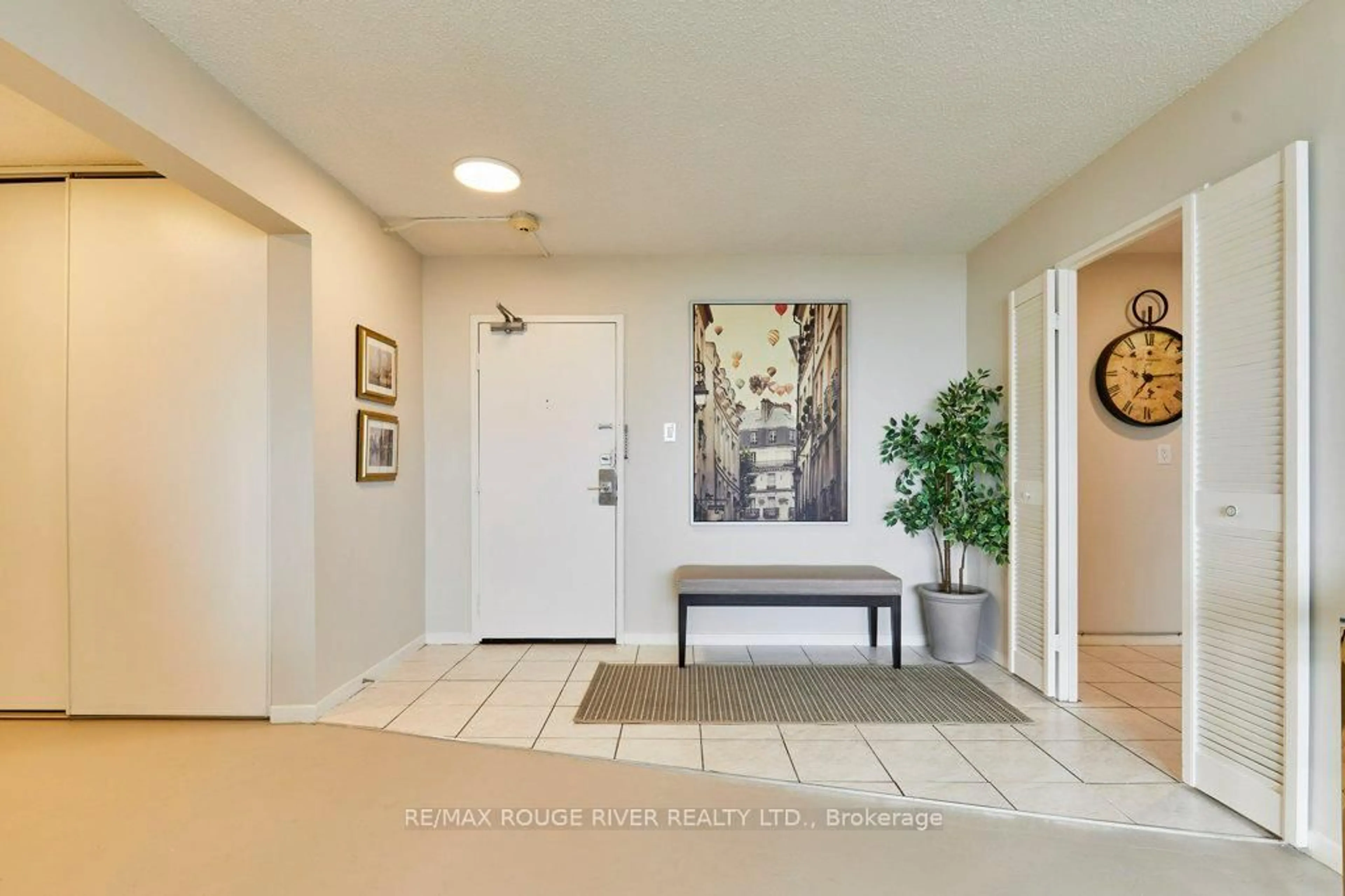 Indoor entryway for 1210 Radom St #708, Pickering Ontario L1W 2Z3
