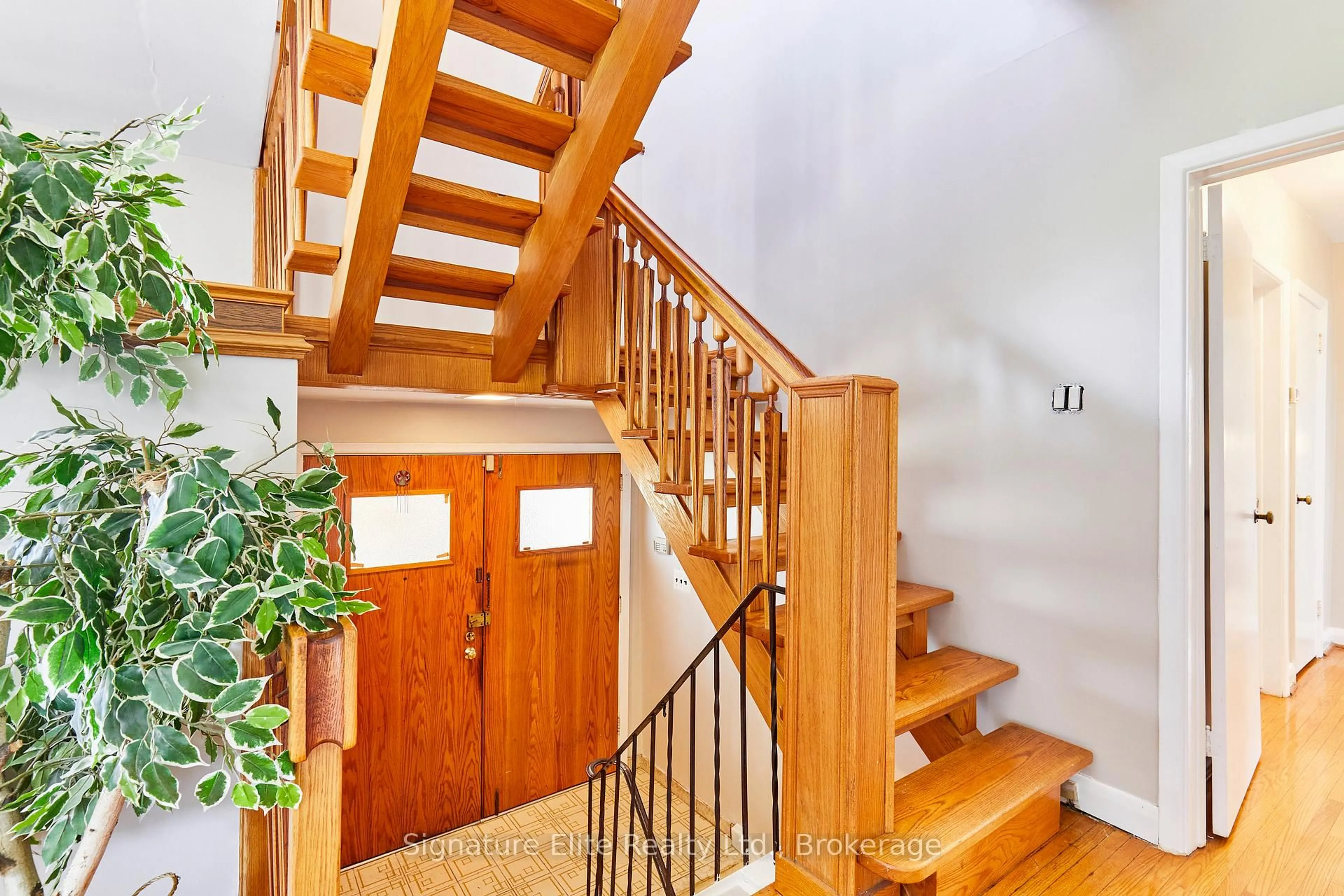 Unknown for 51 Sherwood Ave, Toronto Ontario M1R 1N4