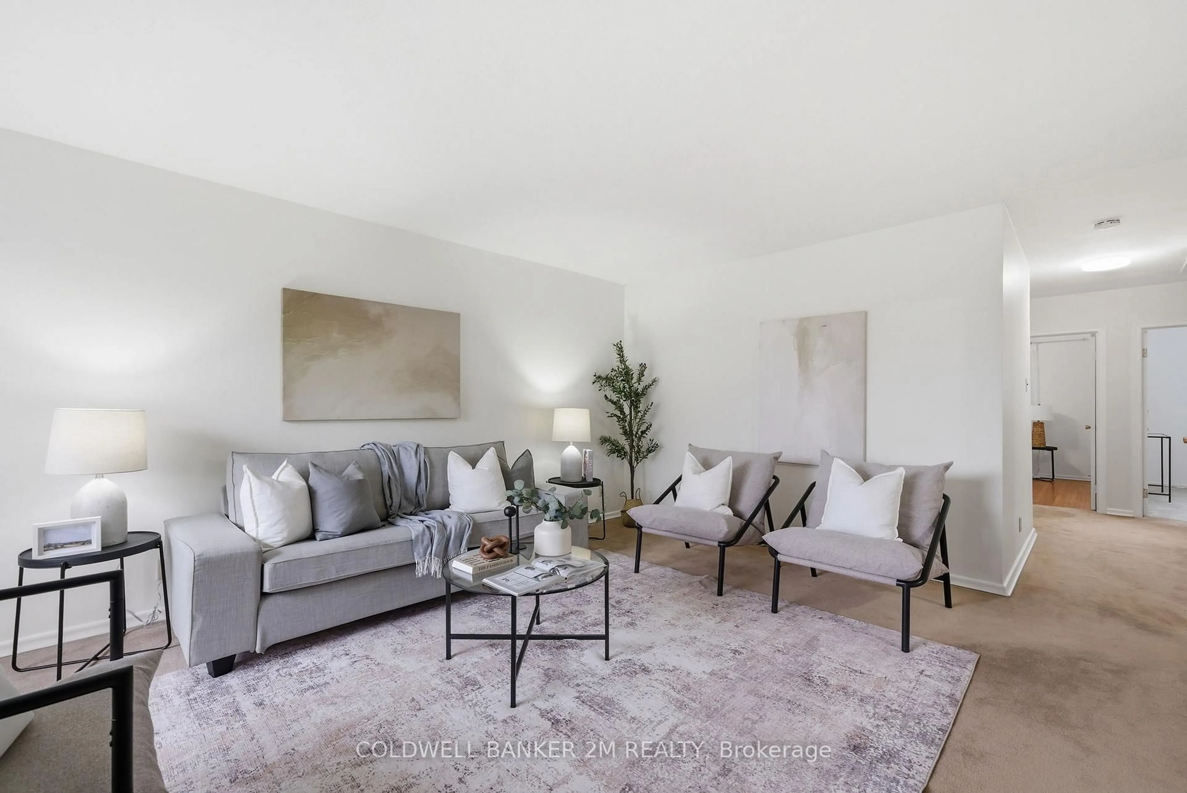Living room with furniture, unknown for 456 Annapolis Ave, Oshawa Ontario L1J 2Y6