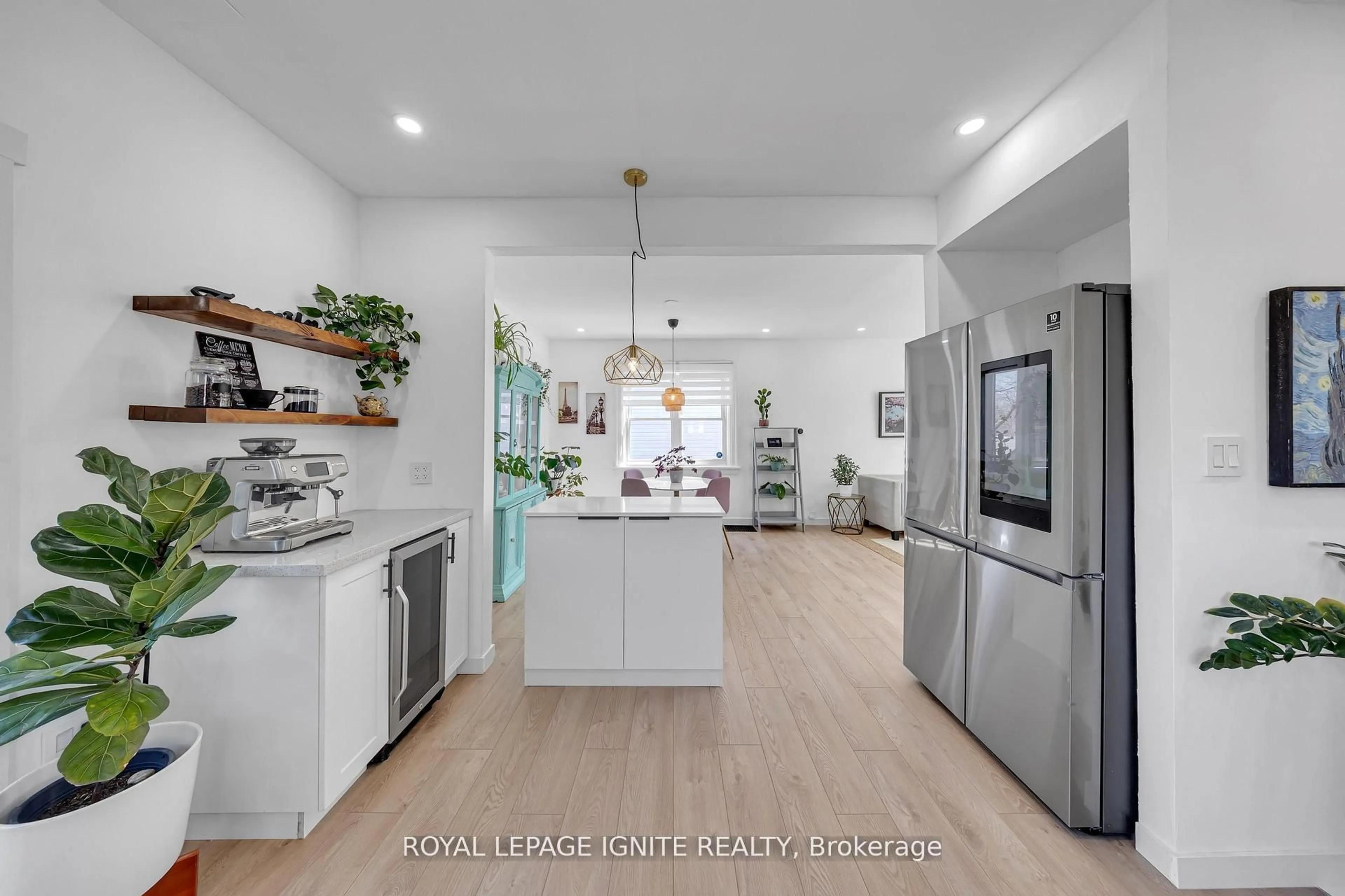 Open concept kitchen, unknown for 101 Gibbons St, Oshawa Ontario L1J 4Y1