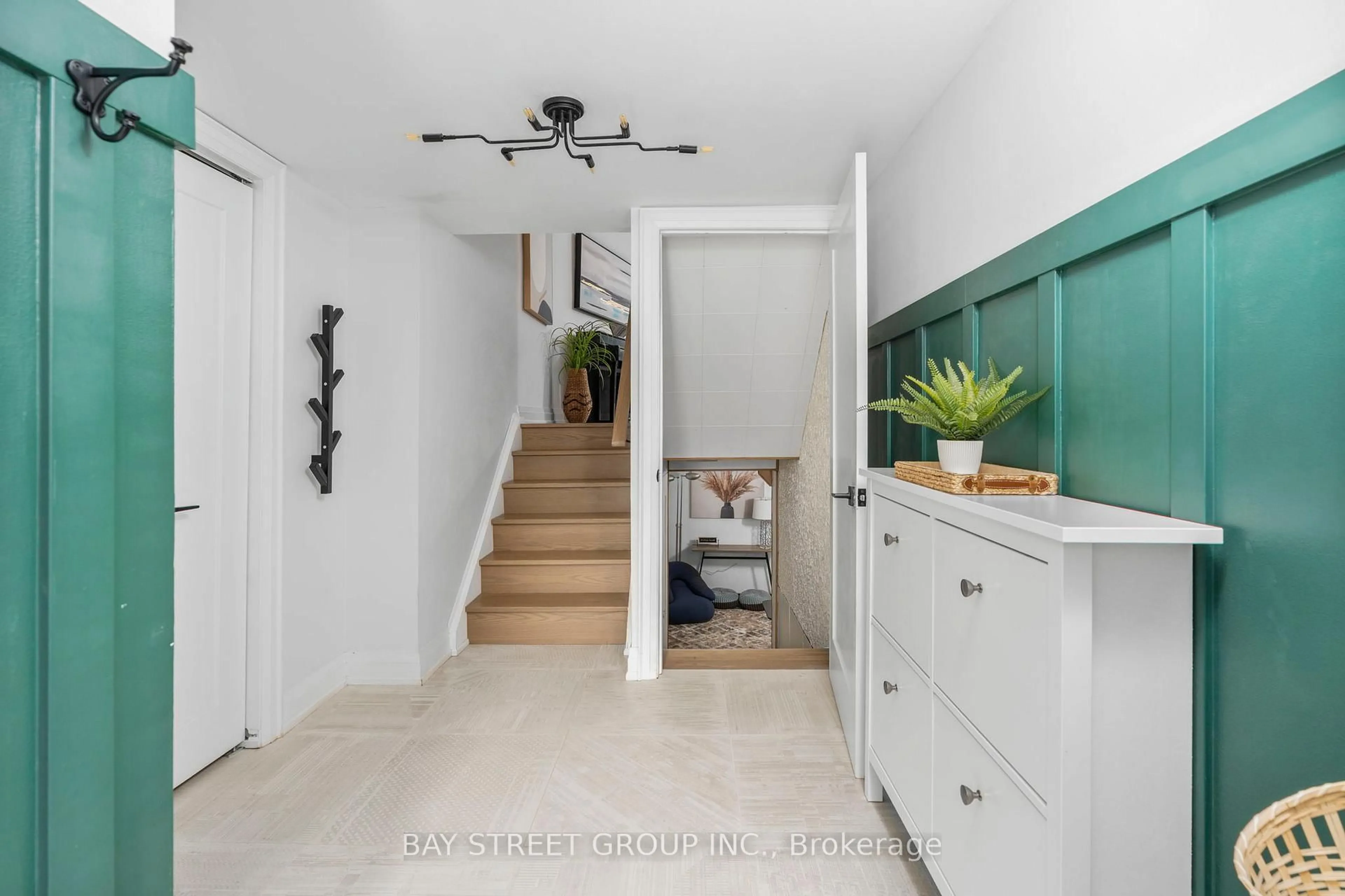 Indoor entryway for 671 Huntingwood Dr #37, Toronto Ontario M1W 1H6