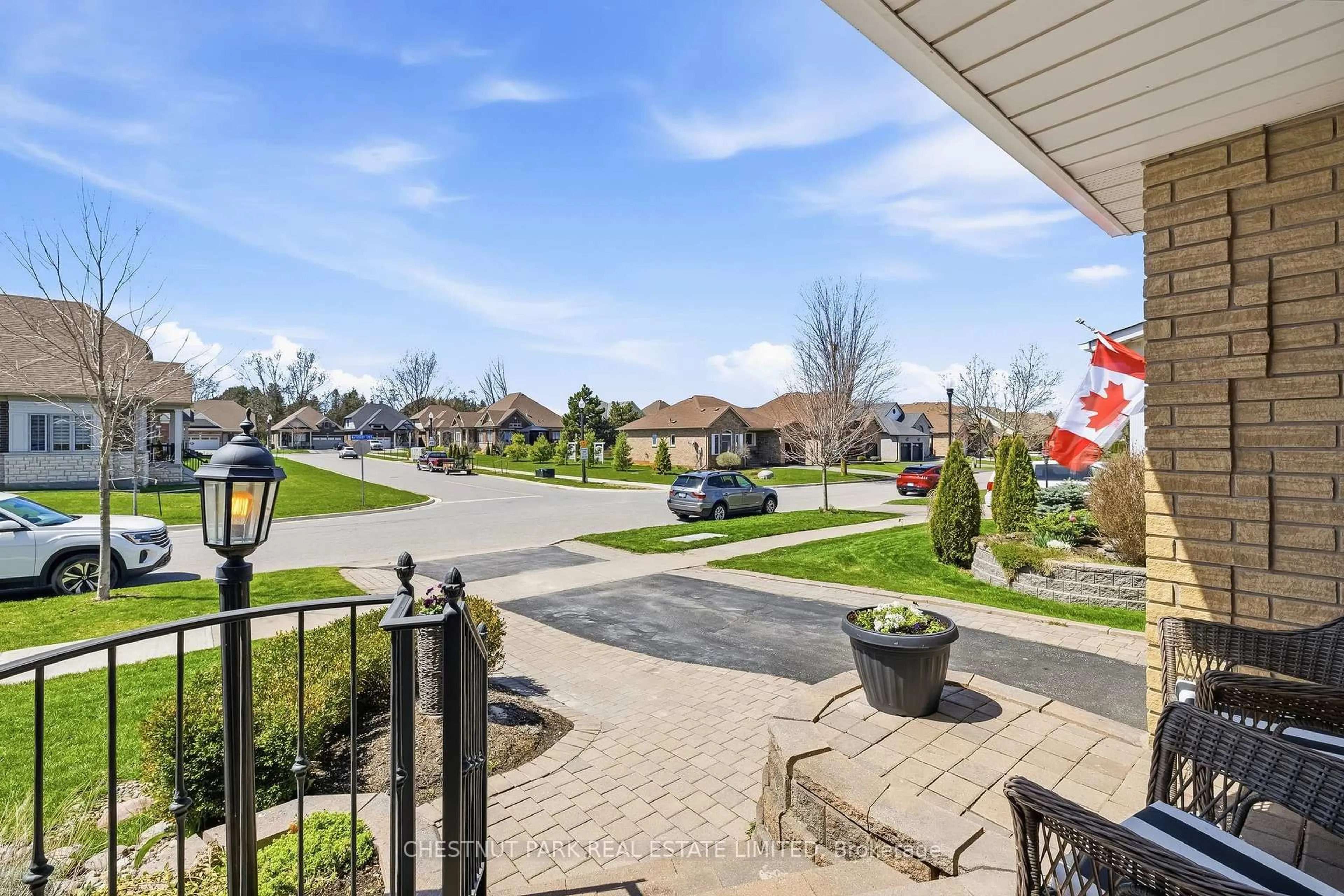 Patio, street for 37 Waterbury Cres, Scugog Ontario L9L 1R9