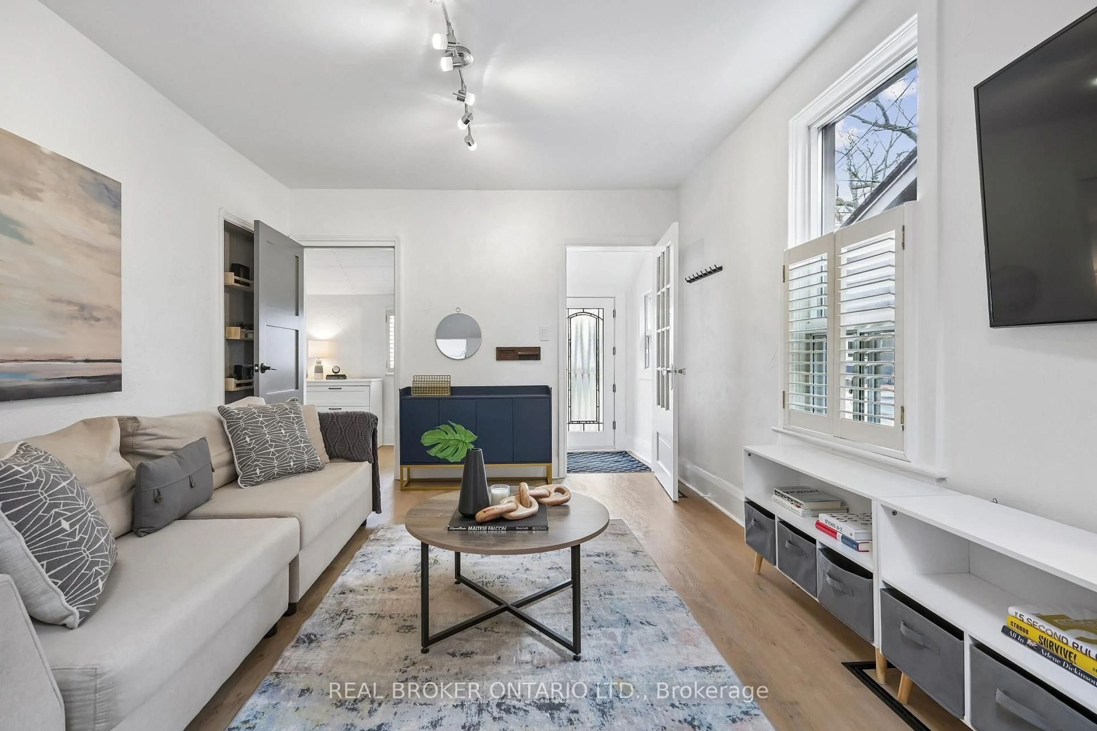 Living room with furniture, unknown for 60 Haig Ave, Toronto Ontario M1N 2W1