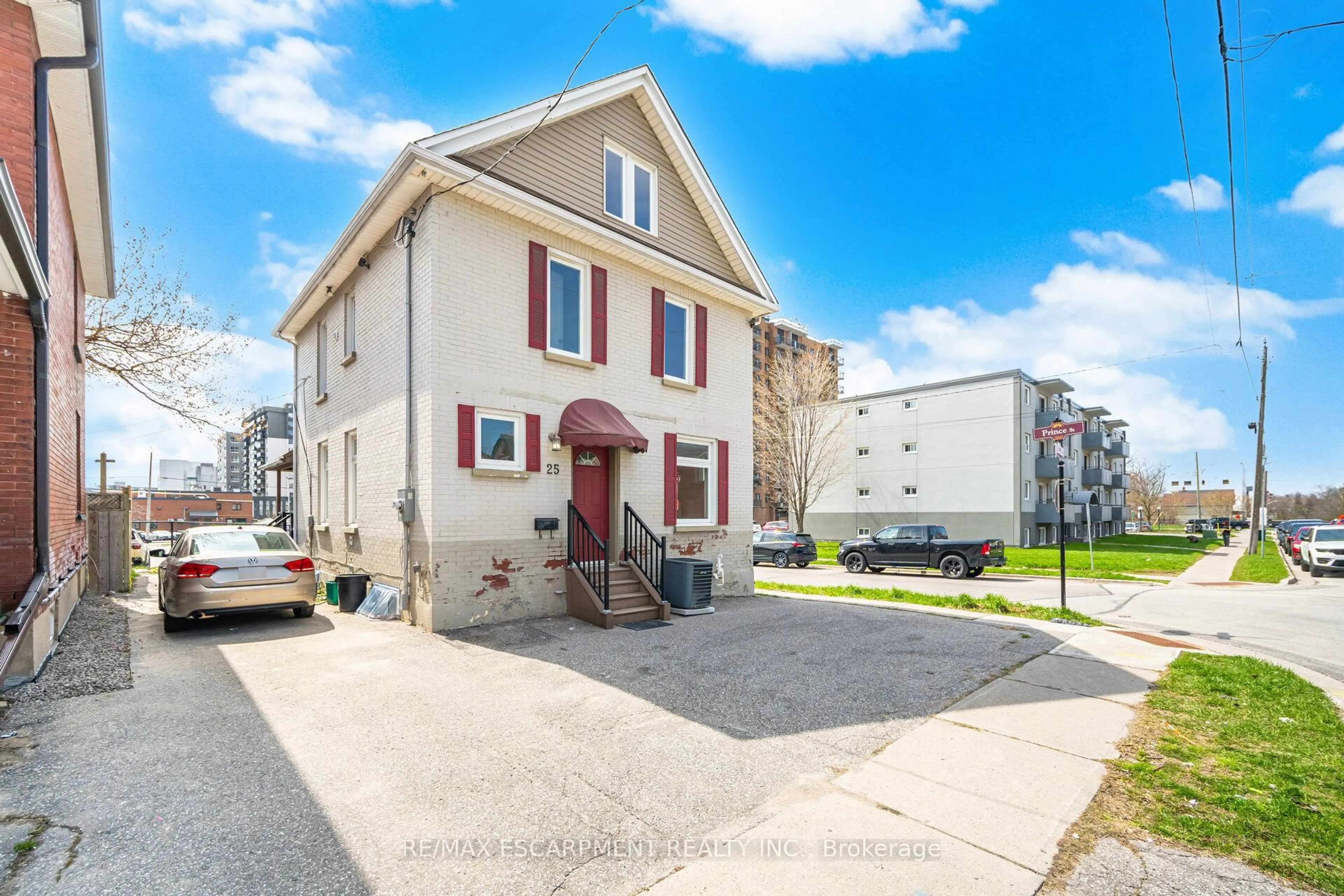 Unknown for 25 Colborne St, Oshawa Ontario L1G 1L3