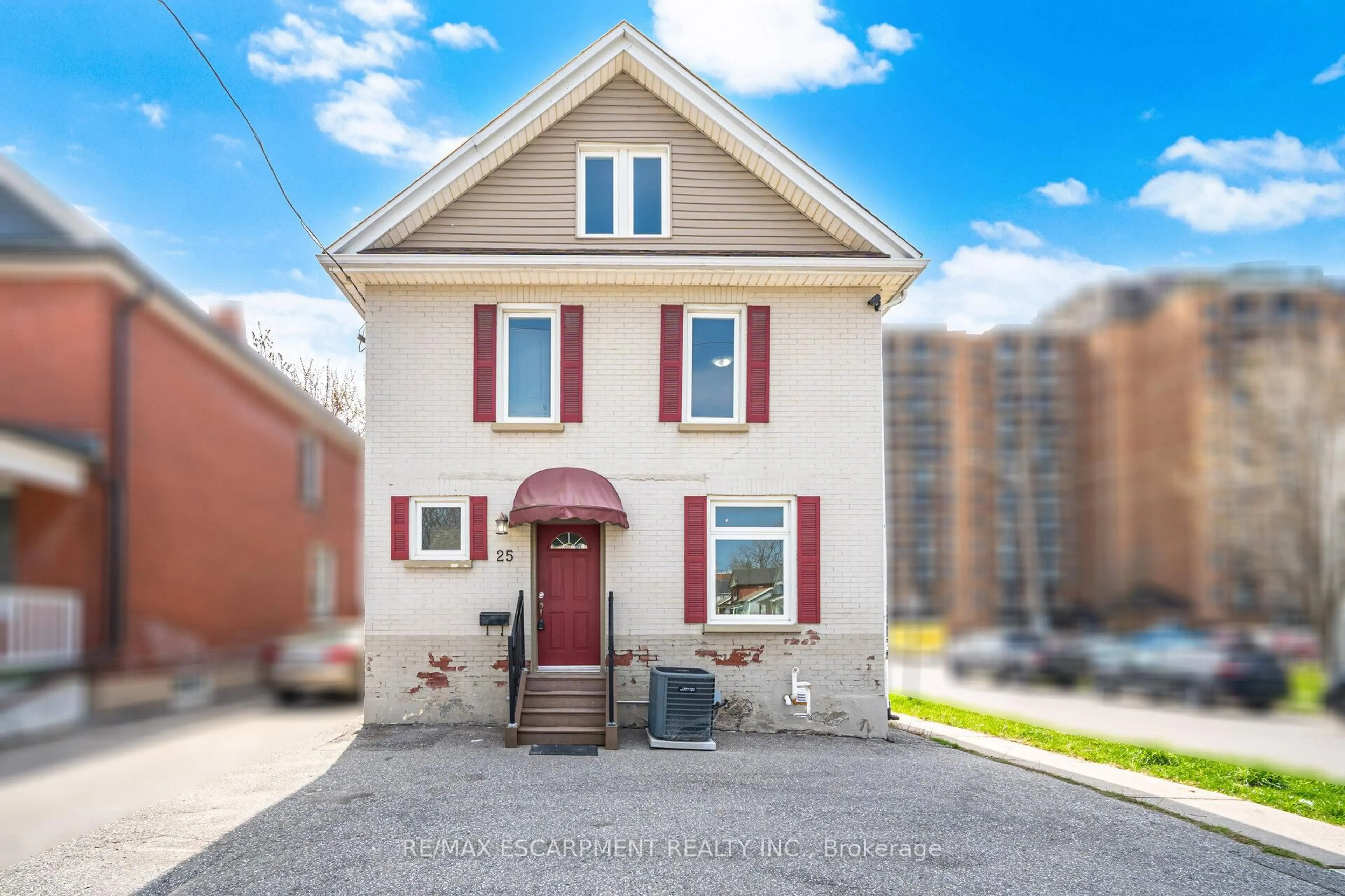 Home with brick exterior material, street for 25 Colborne St, Oshawa Ontario L1G 1L3