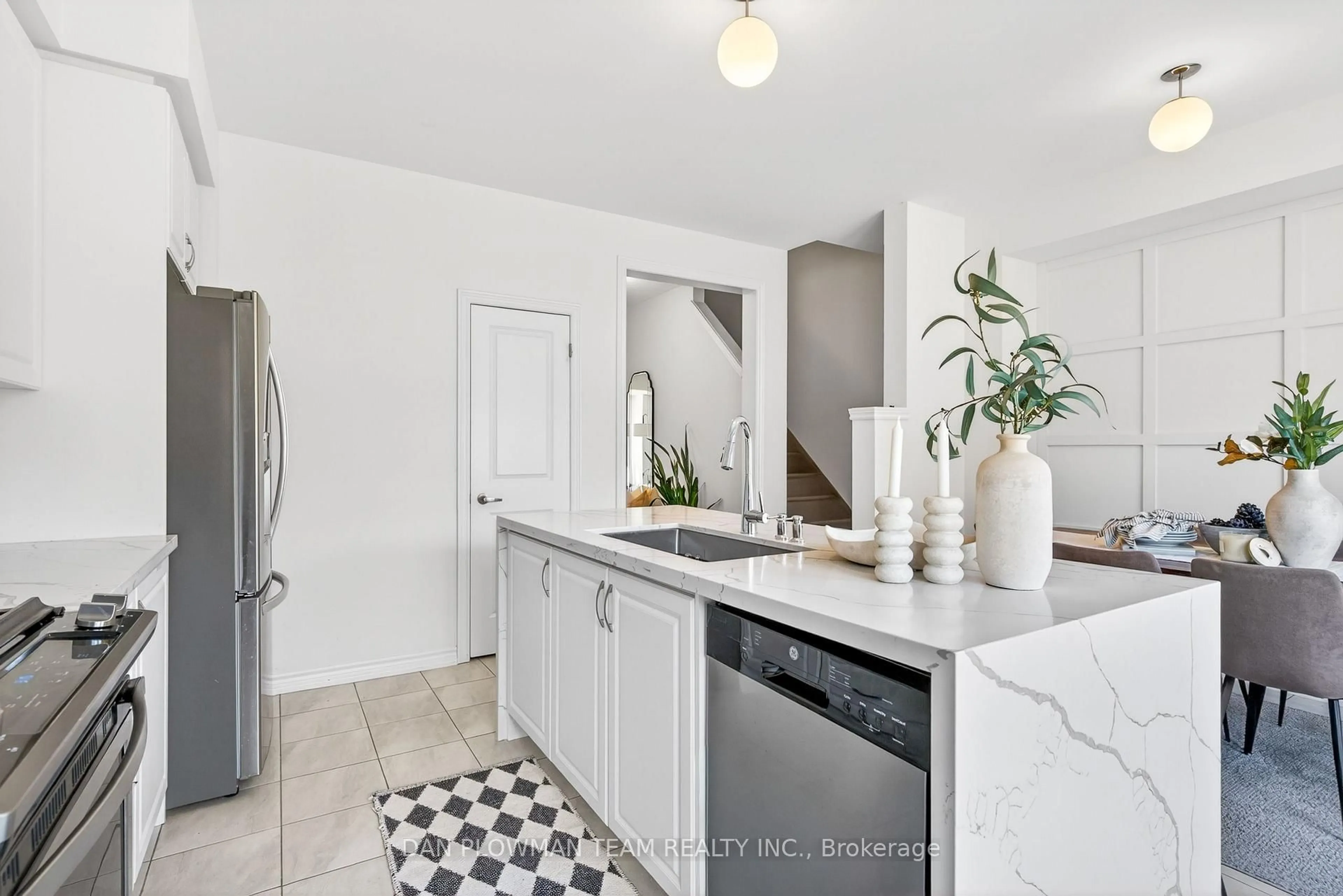 Open concept kitchen, ceramic/tile floor for 30 Hallmark Way, Whitby Ontario L1P 0K2