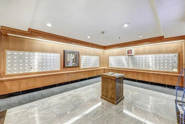 430 Mclevin Ave #Ph11, Toronto 4