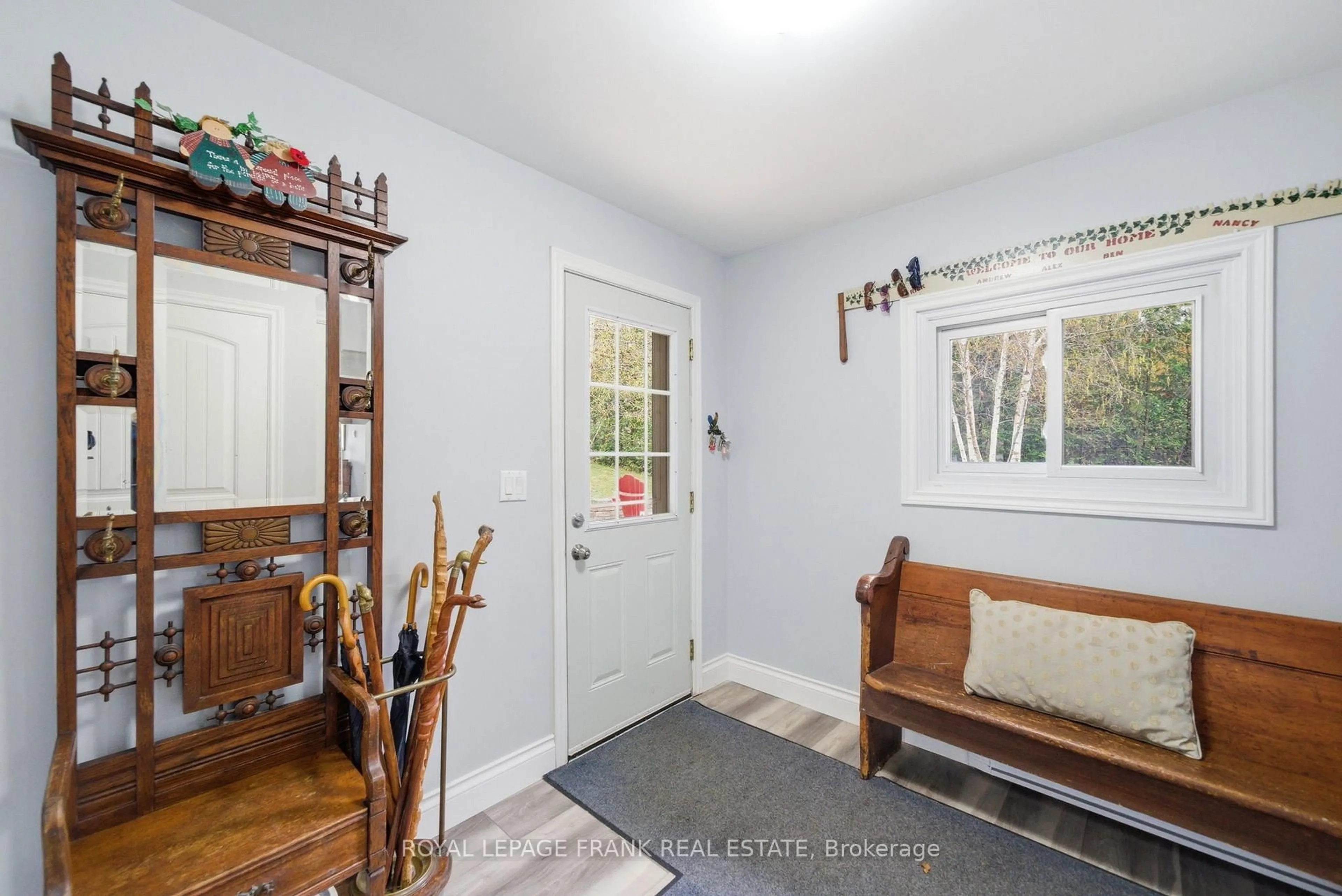 Indoor entryway for 342 Fralicks Beach Rd, Scugog Ontario L9L 1B6