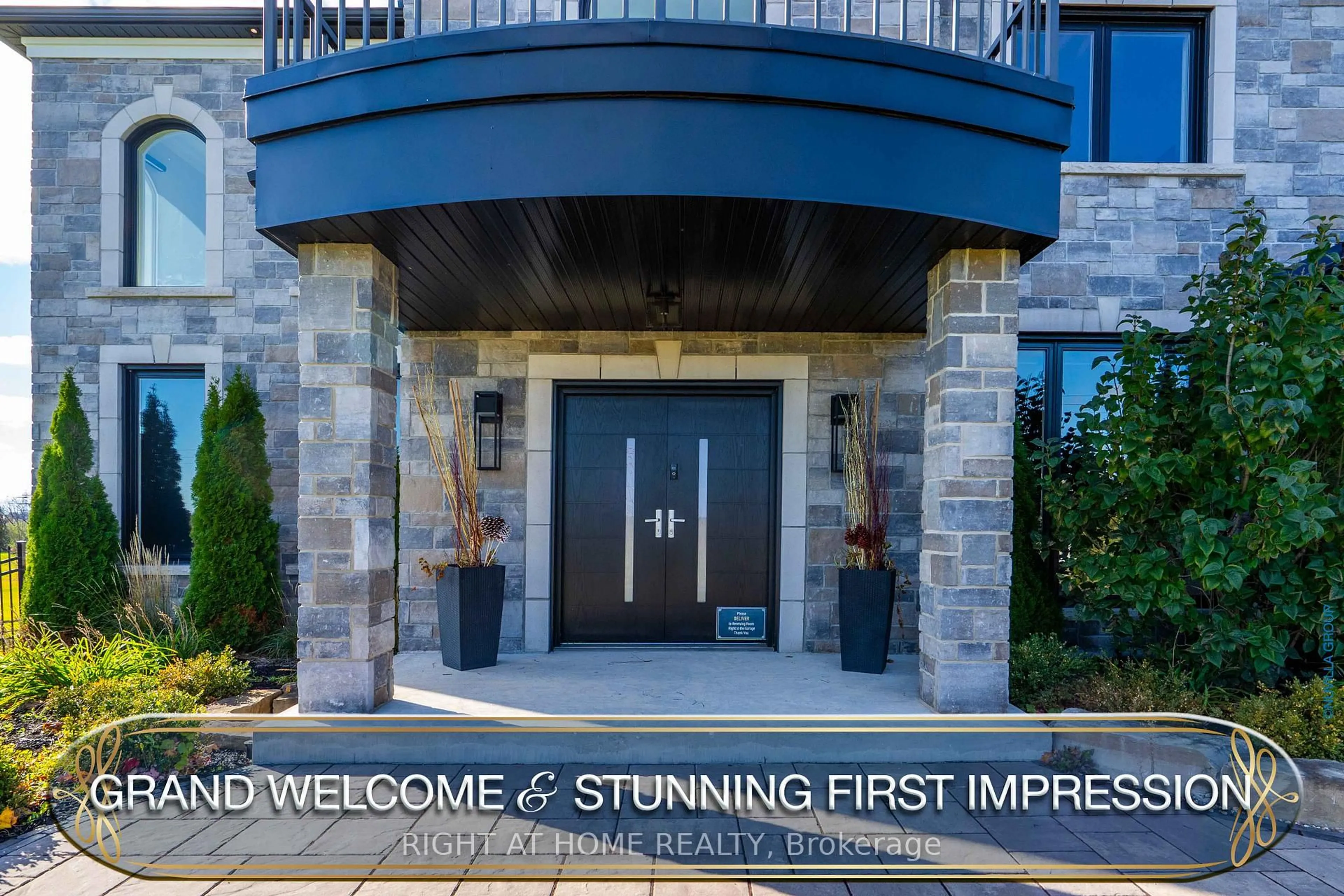 Indoor foyer for 7650 Old Scugog Rd, Clarington Ontario L1C 3K2