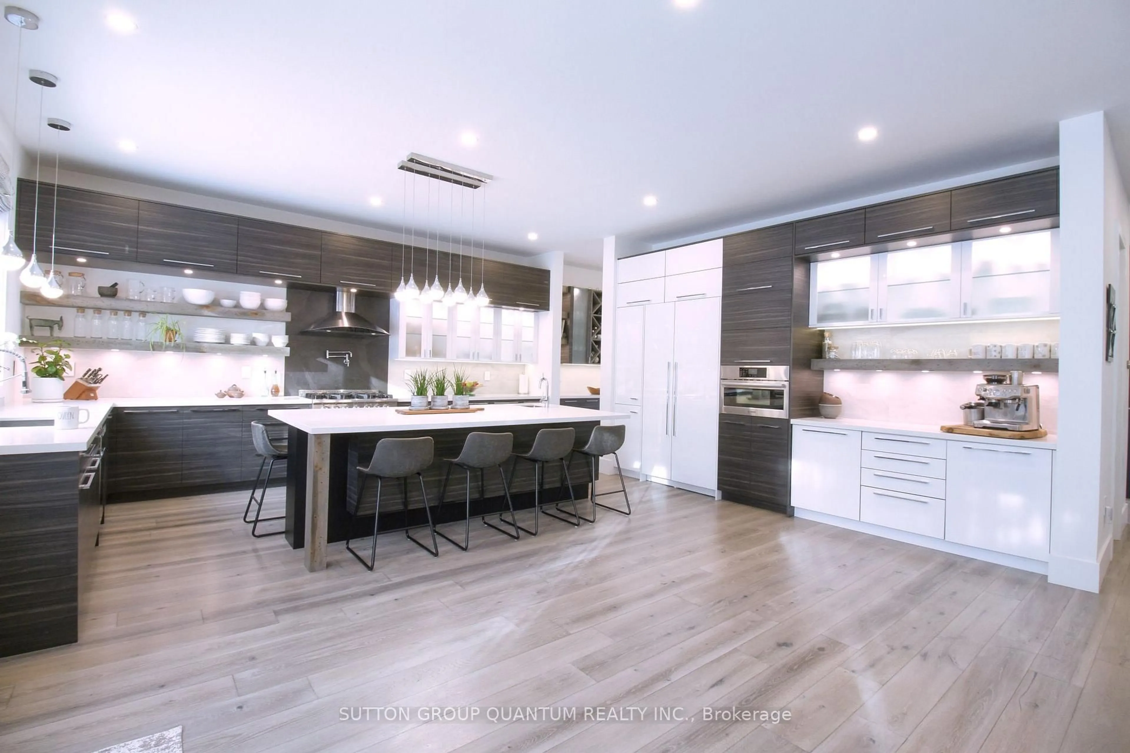 Contemporary kitchen, unknown for 700 Hillcrest Rd, Pickering Ontario L1W 2P1