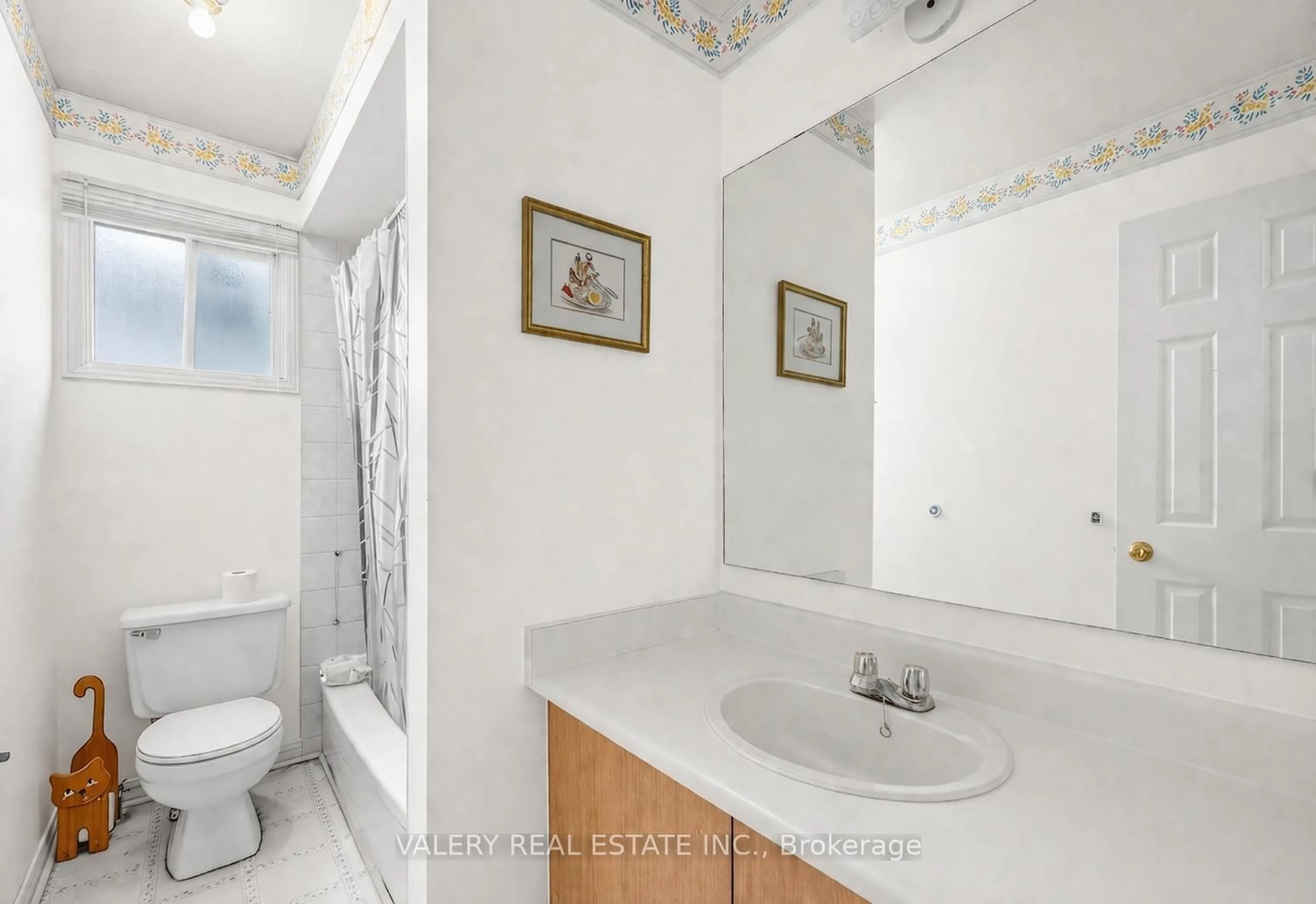 Standard bathroom, ceramic/tile floor for 1610 Rawlings Dr, Pickering Ontario L1V 5B5