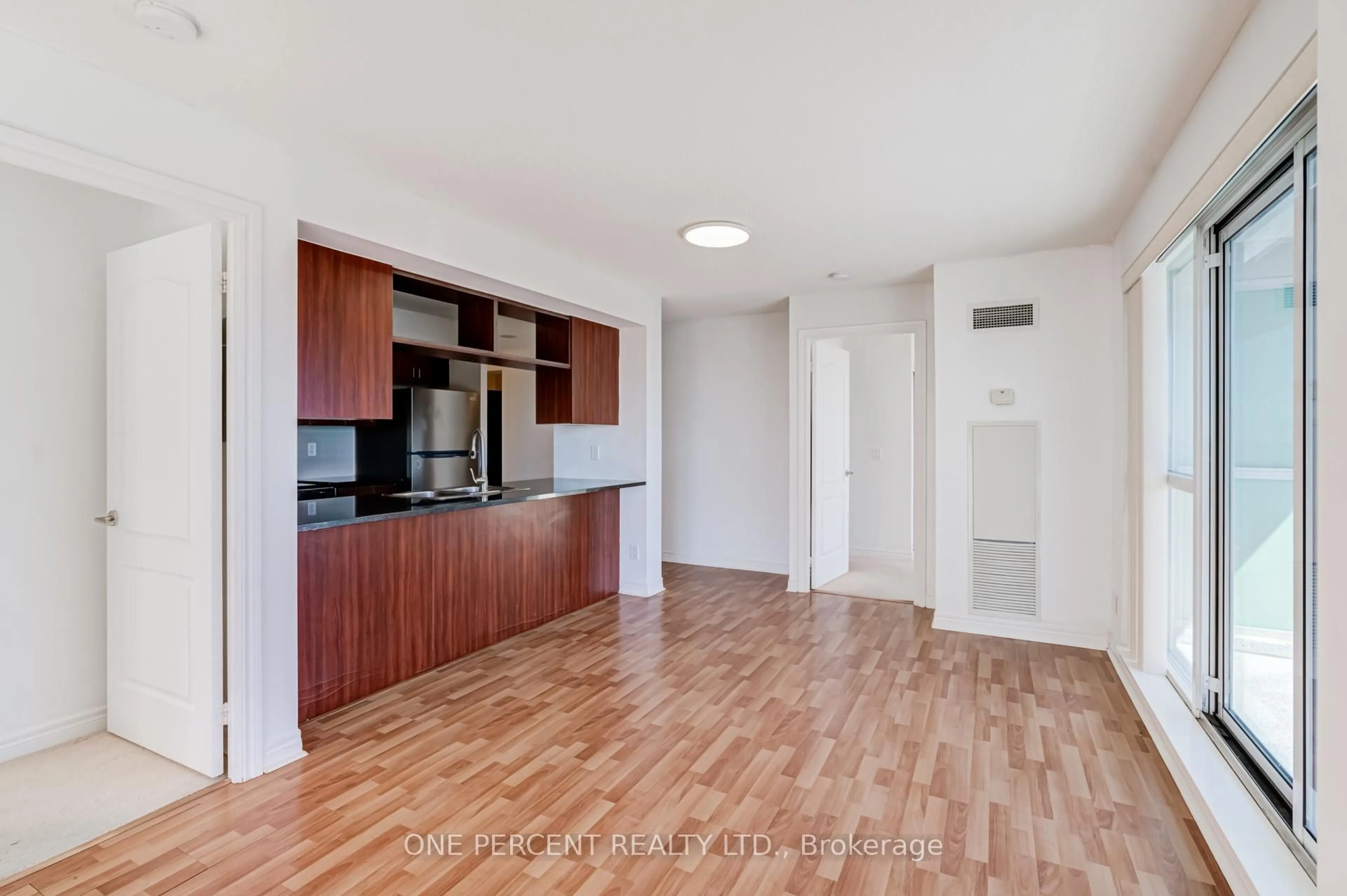 Unknown for 70 Town Centre Crt #2004, Toronto Ontario M1P 4Y7