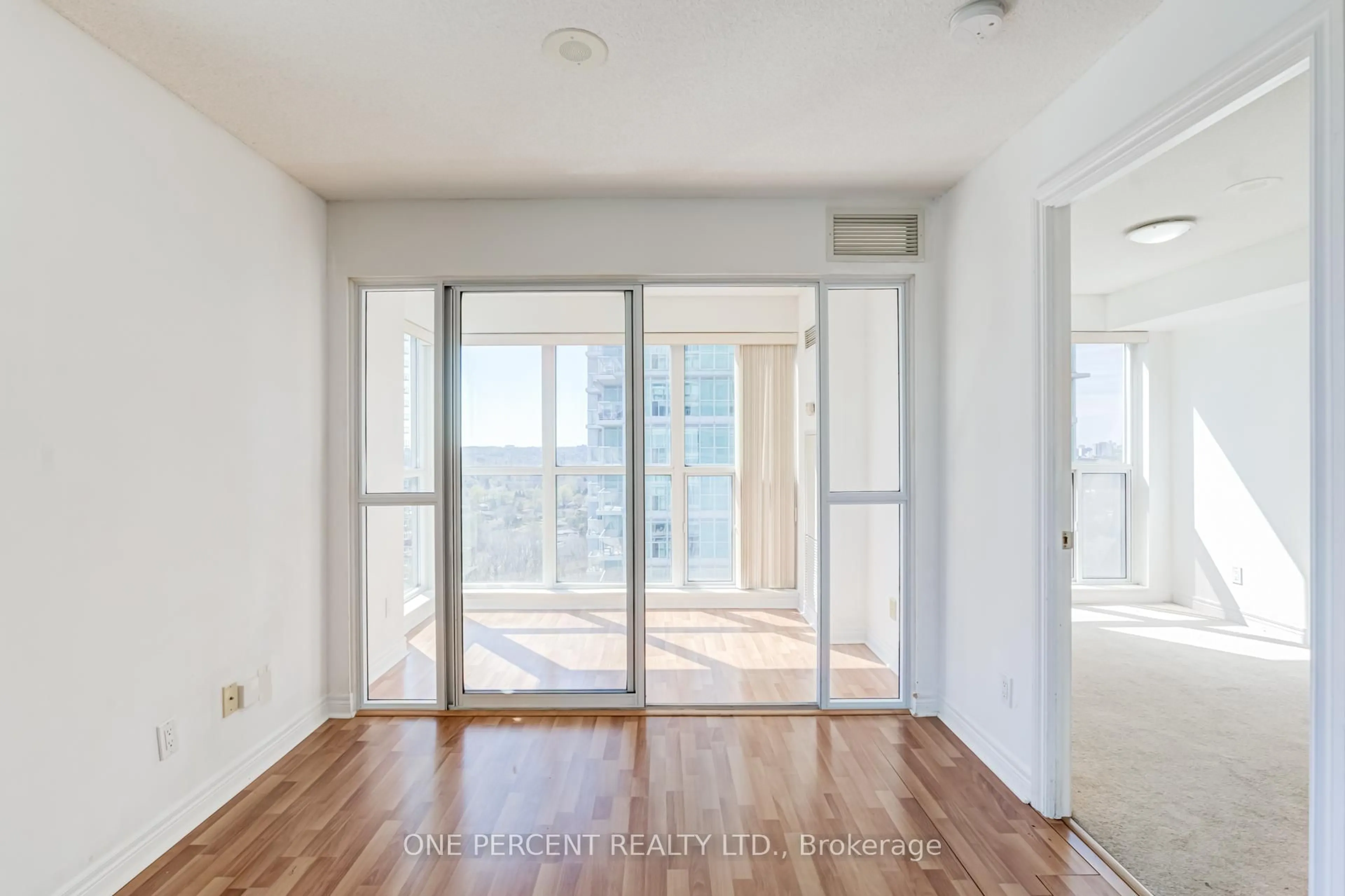 Unknown for 70 Town Centre Crt #2004, Toronto Ontario M1P 4Y7