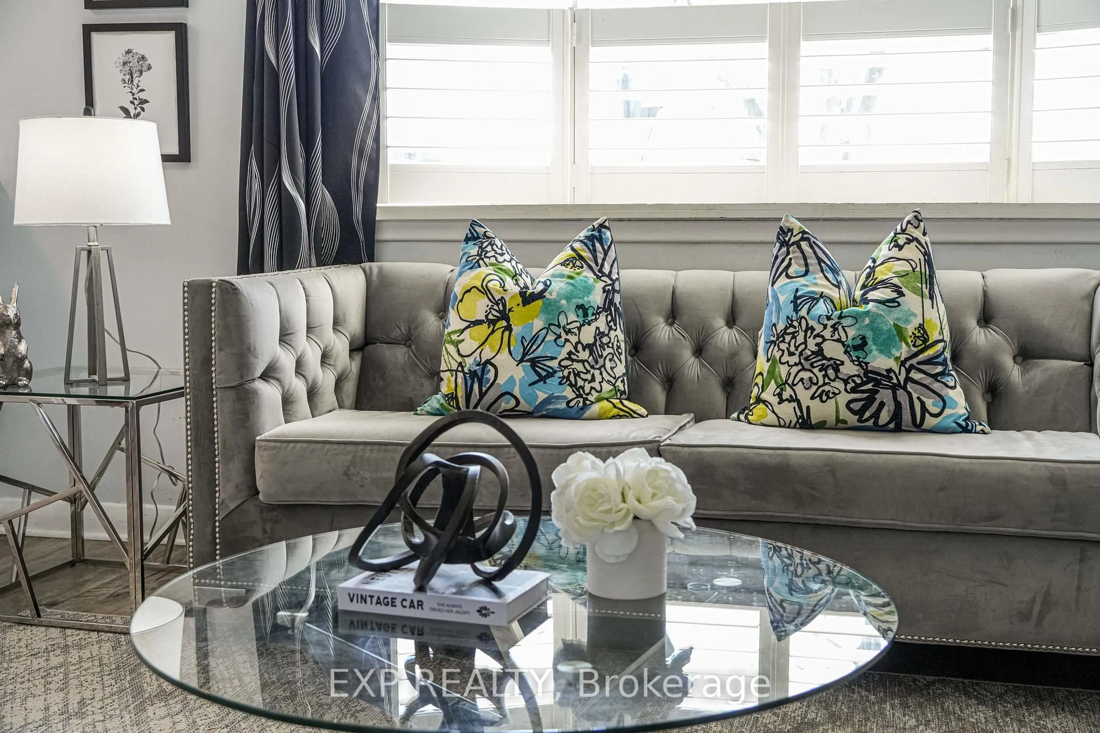 Living room with furniture, unknown for 752 Eastbourne Ave, Oshawa Ontario L1G 1P3