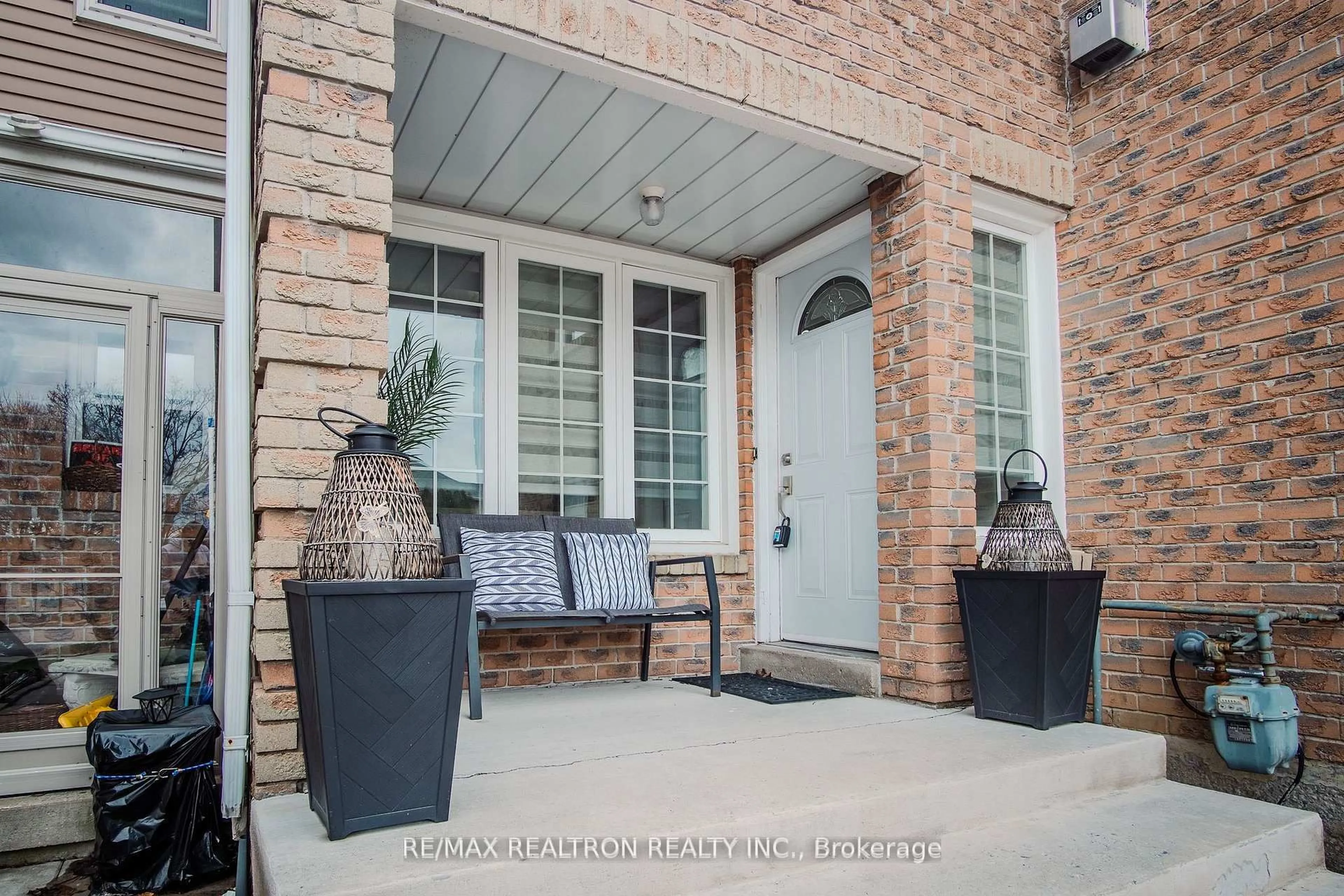 Unknown for 1039 Rowntree Cres, Pickering Ontario L1V 5A9