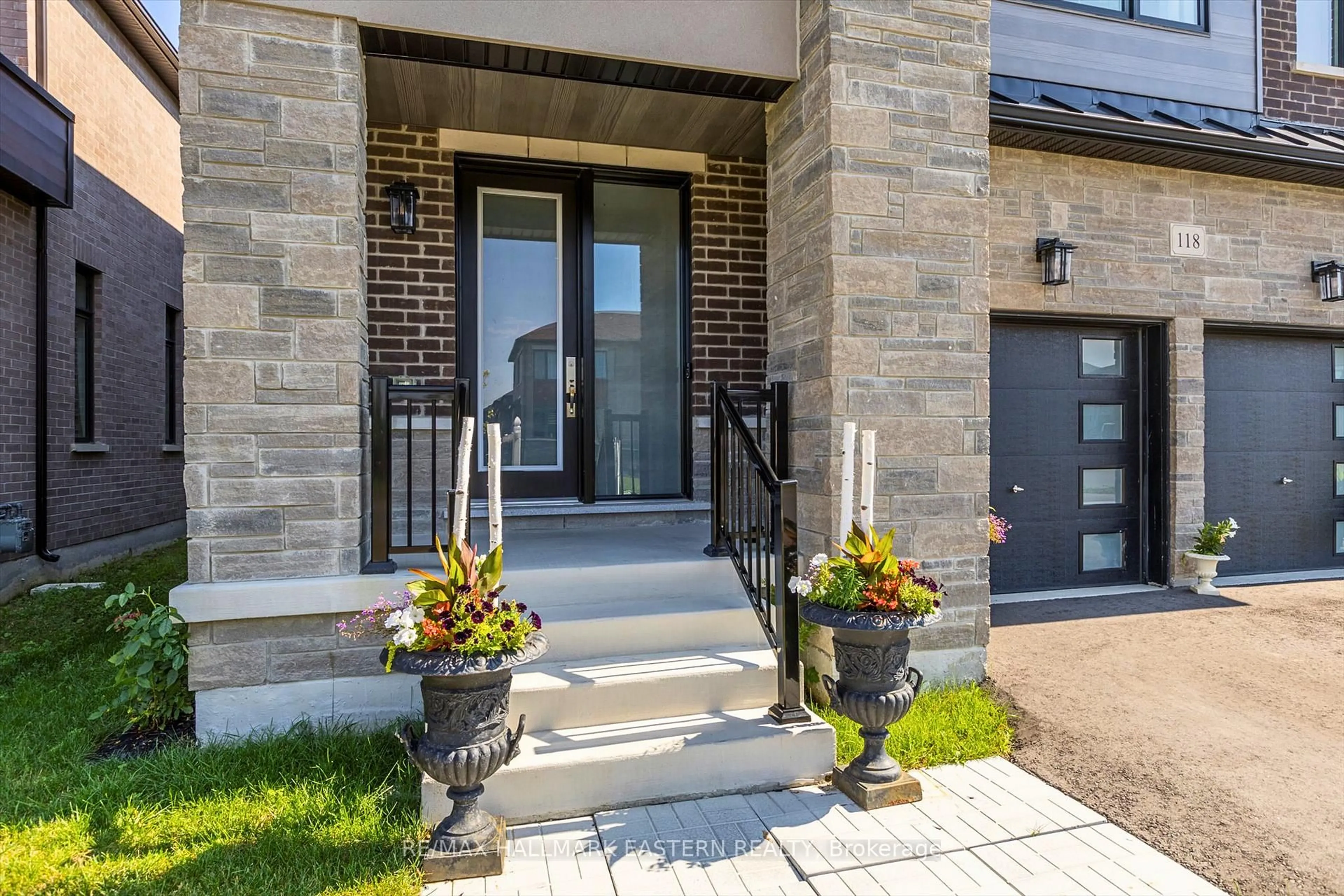 Unknown for 118 Whitehand Dr, Clarington Ontario L1B 0W1