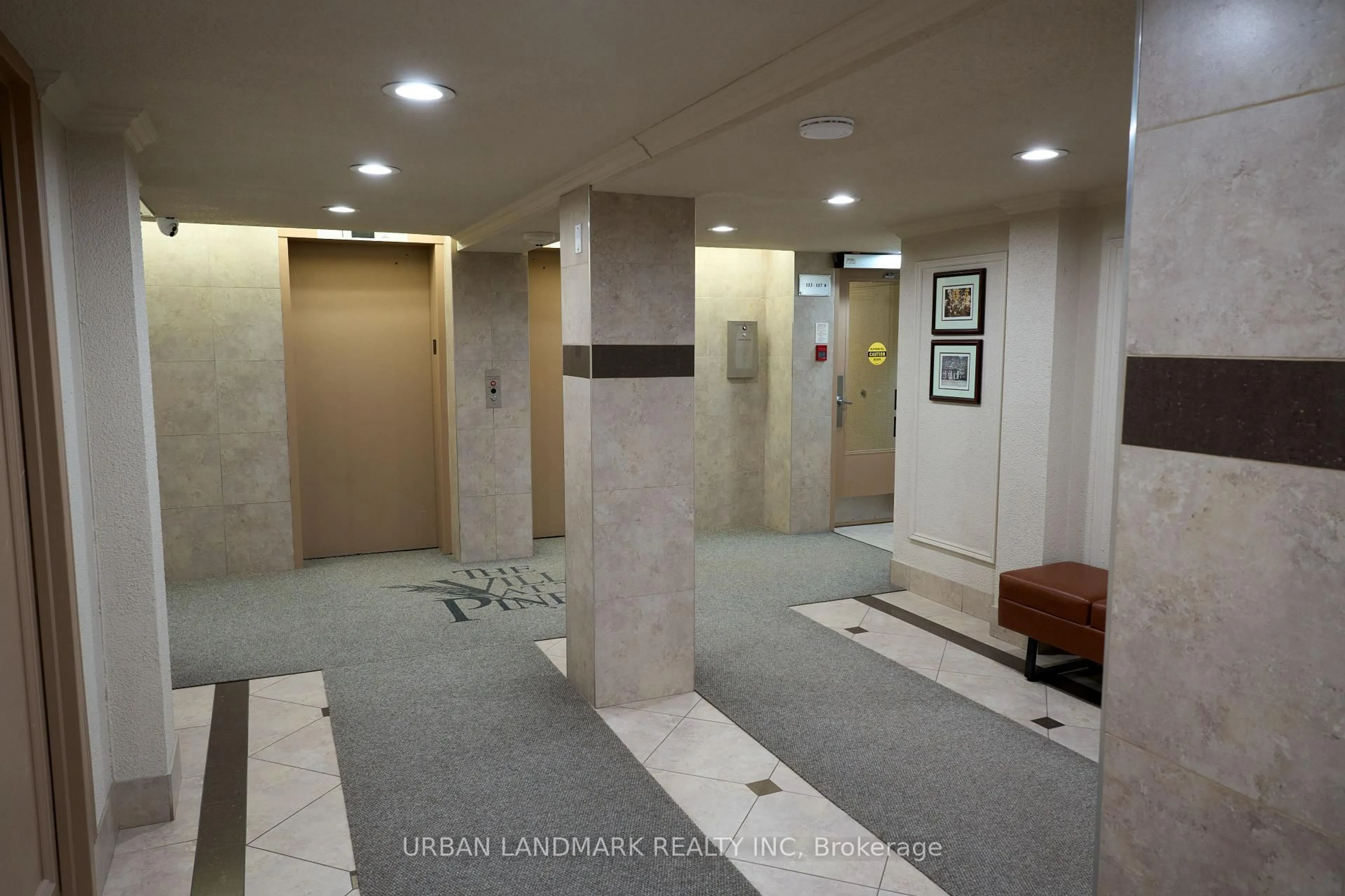 Indoor foyer for 1535 Diefenbaker Crt #107, Pickering Ontario L1V 3W2