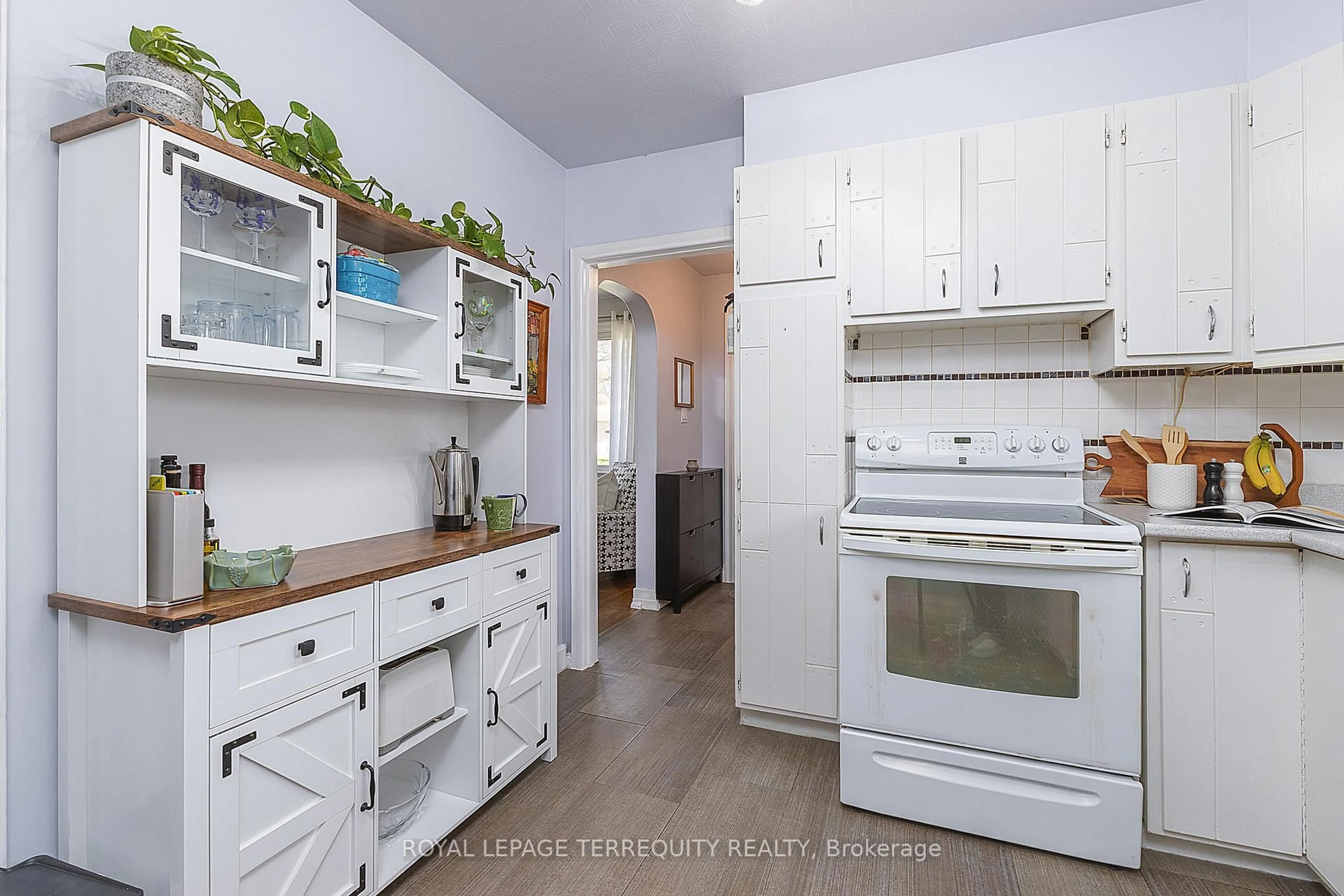 Standard kitchen, unknown for 32 Admiral Rd, Ajax Ontario L1S 2N9