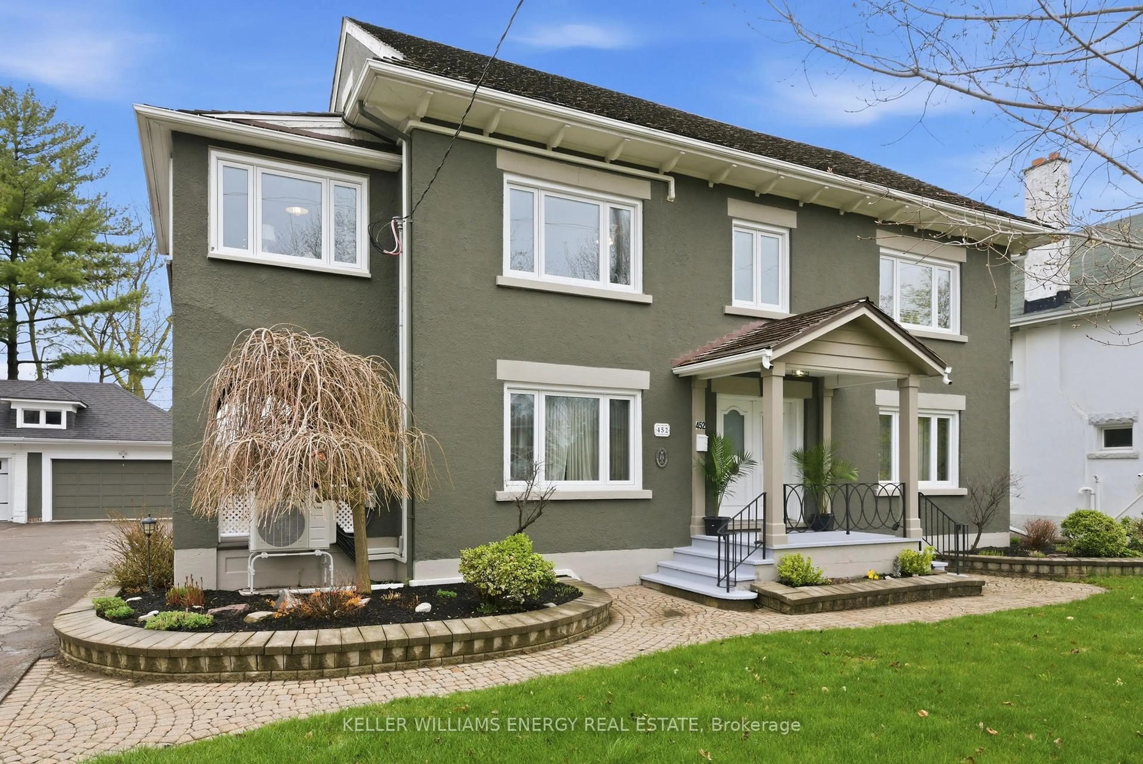 Unknown for 452 Simcoe St, Oshawa Ontario L1G 4T6