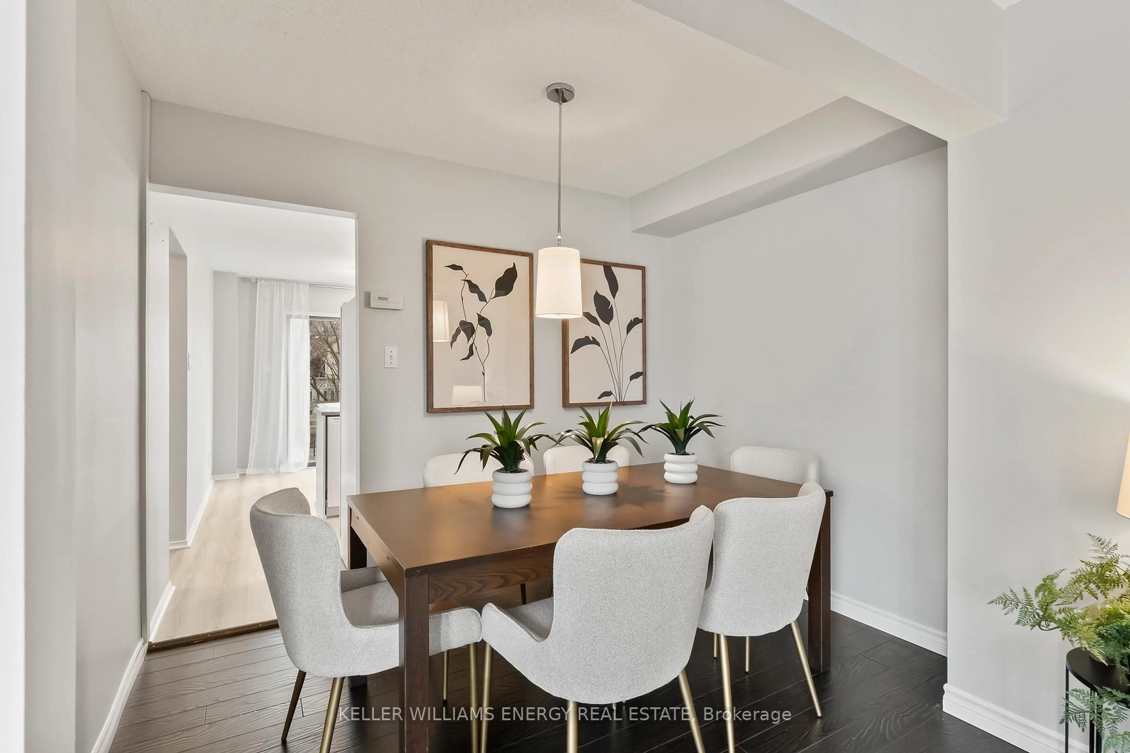 Dining room, unknown for 62 Woodstone Pl, Whitby Ontario L1R 1S8