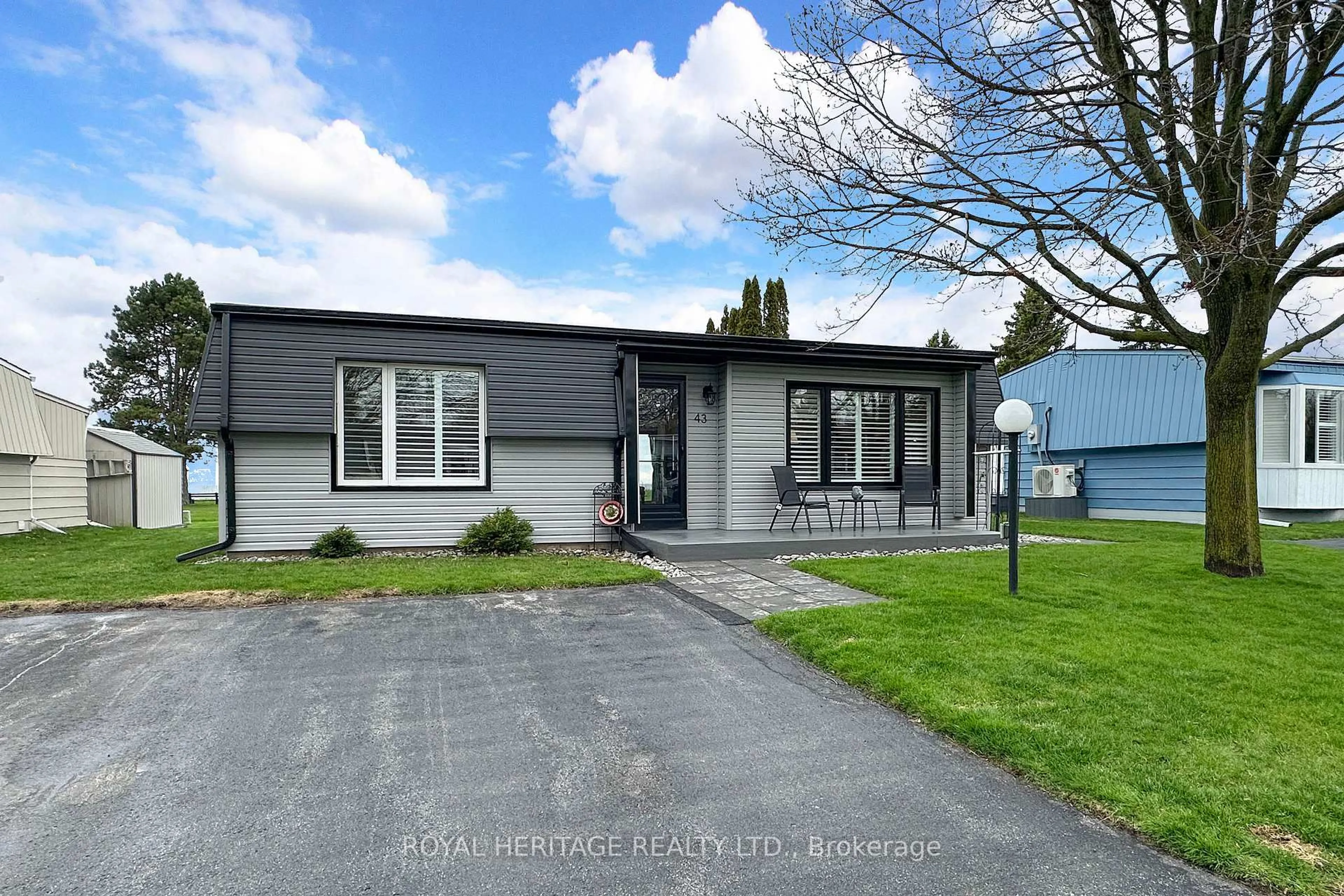 A pic from outside/outdoor area/front of a property/back of a property/a pic from drone, street for 43 Bluffs Rd, Clarington Ontario L1B 1A4