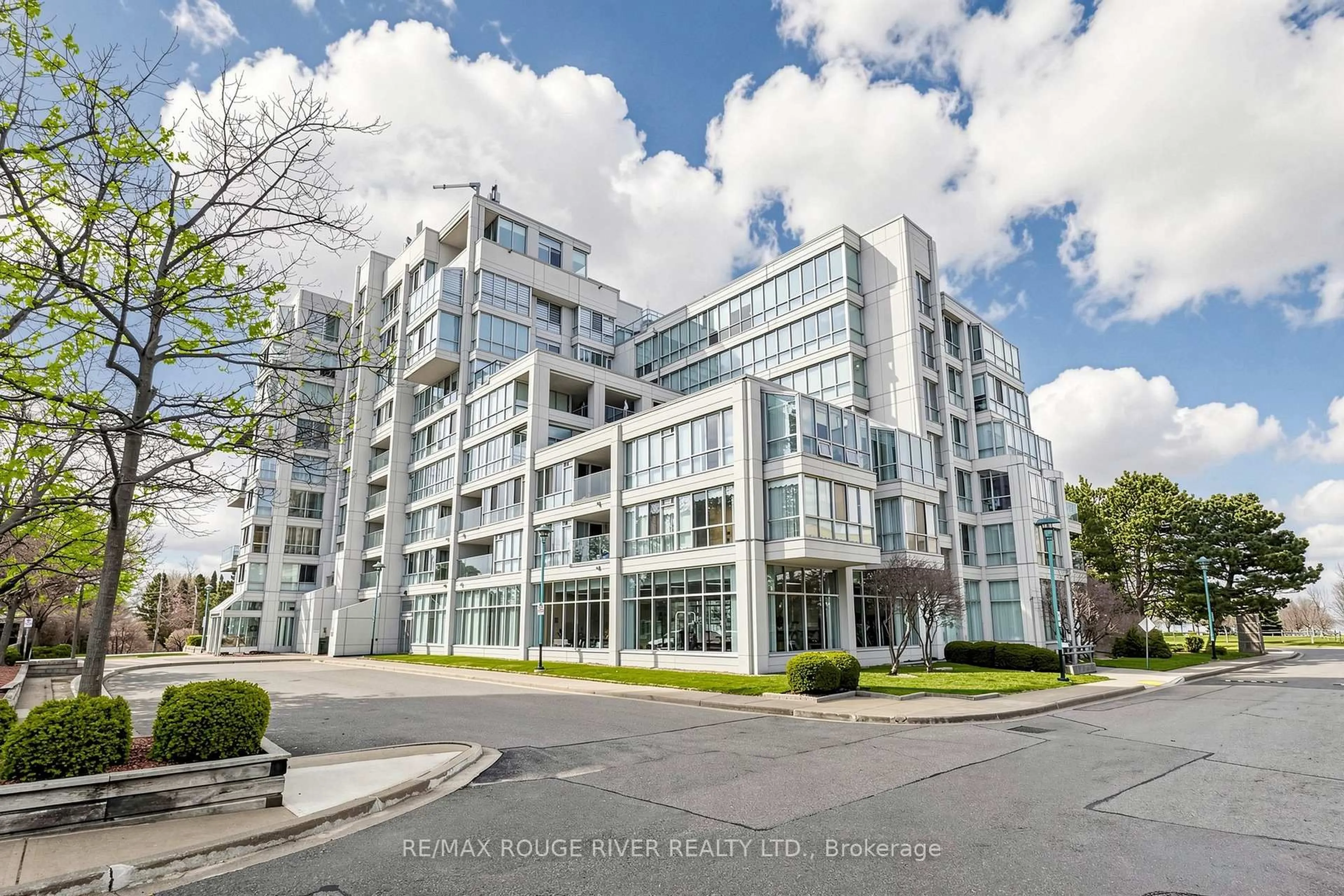 Indoor foyer for 45 Cumberland Lane #605, Ajax Ontario L1S 7K3