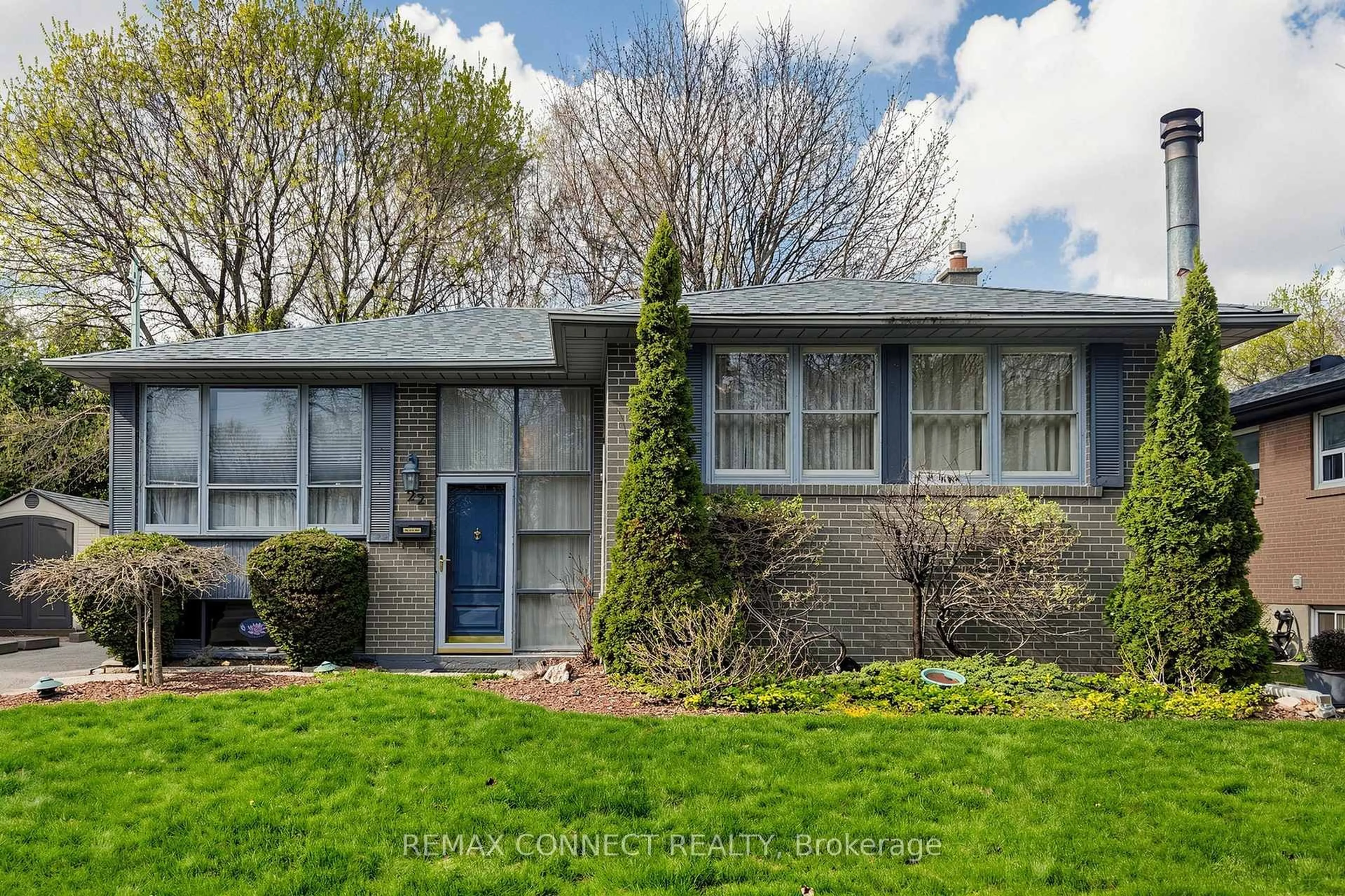 Home with vinyl exterior material, street for 22 Woodgrove Dr, Toronto Ontario M1E 3J8