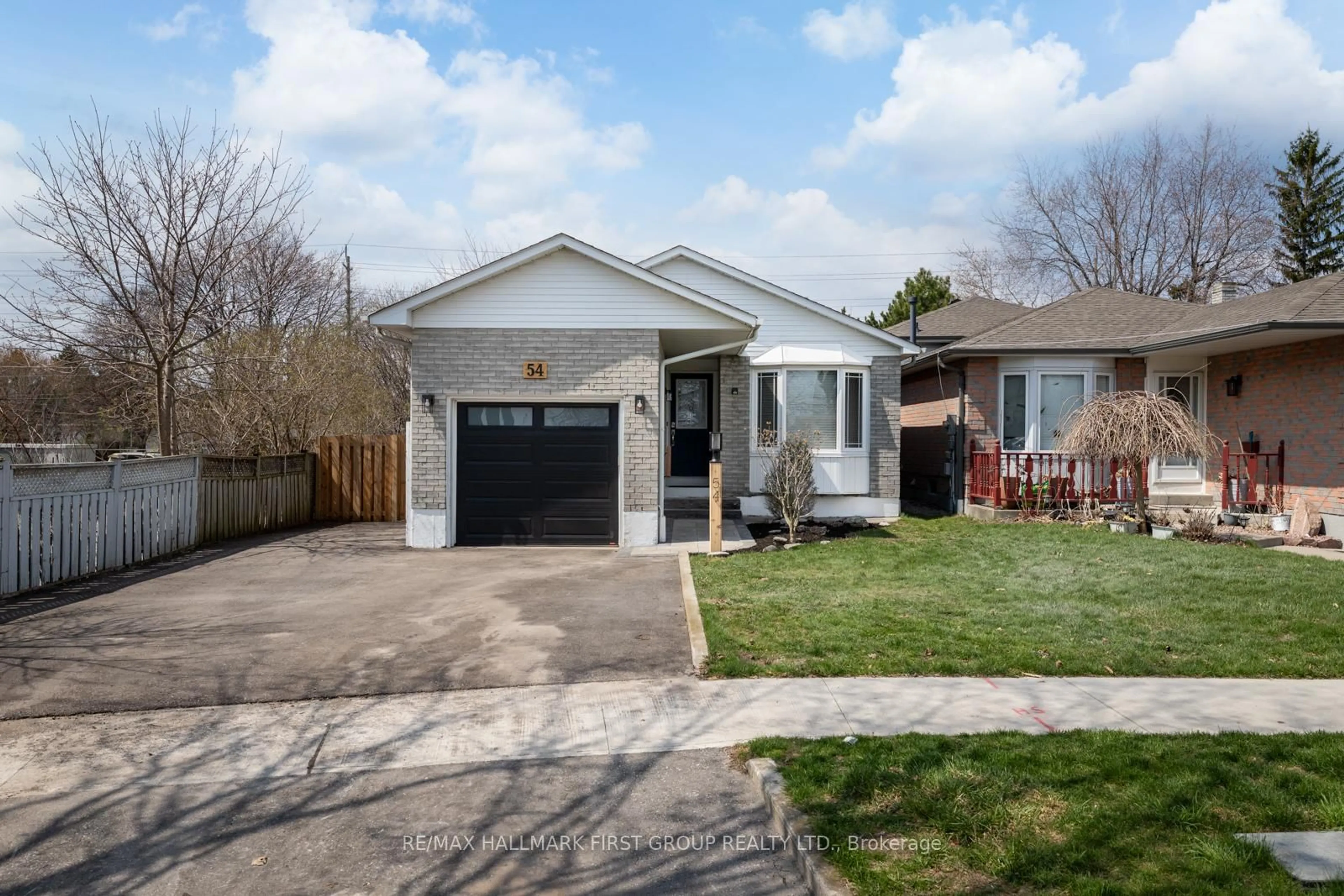 Unknown for 54 Hialeah Cres, Whitby Ontario L1N 6R1