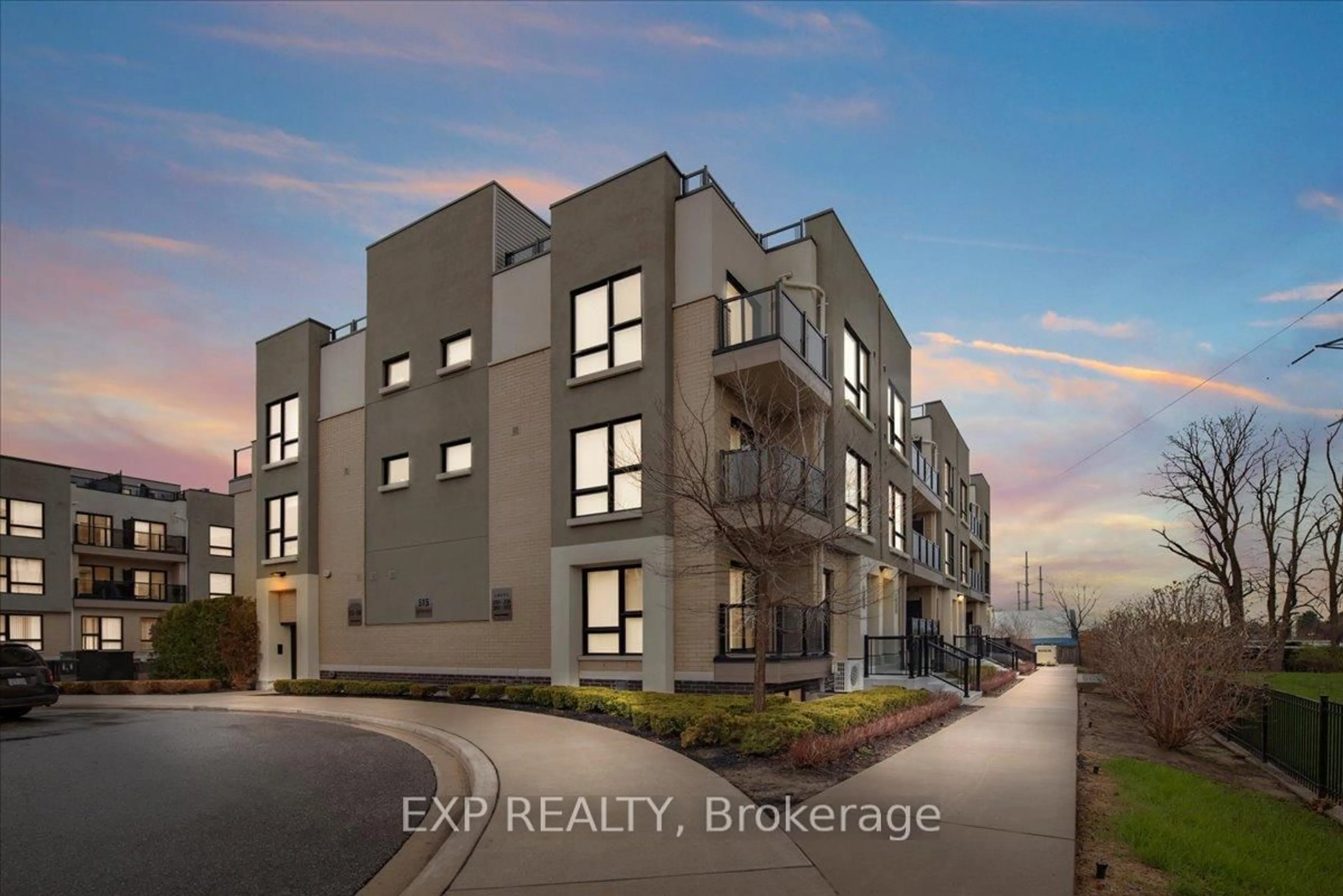 A pic from outside/outdoor area/front of a property/back of a property/a pic from drone, building for 515 Kingbird Grve #369, Toronto Ontario M1B 5R7