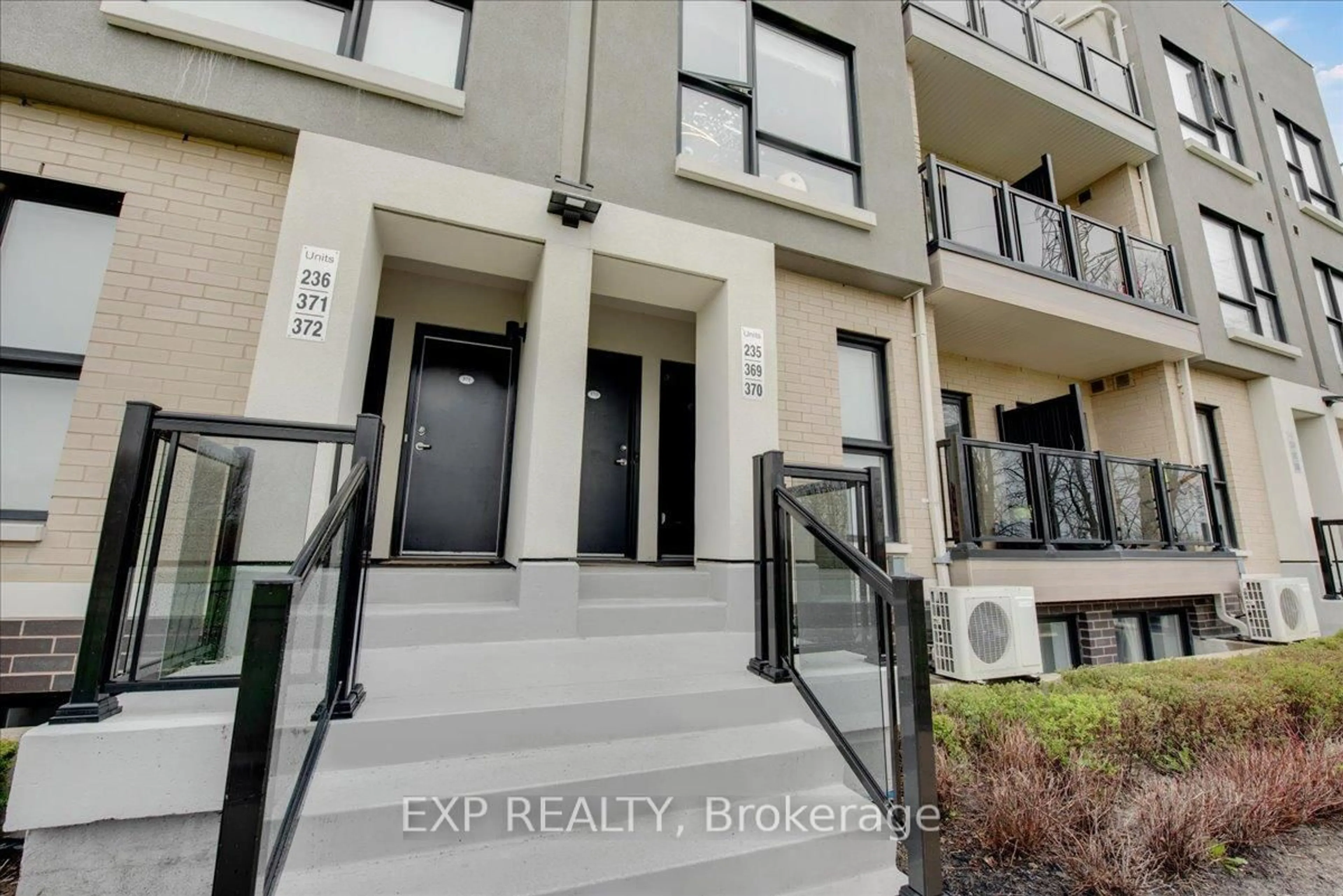 Indoor entryway for 515 Kingbird Grve #369, Toronto Ontario M1B 5R7