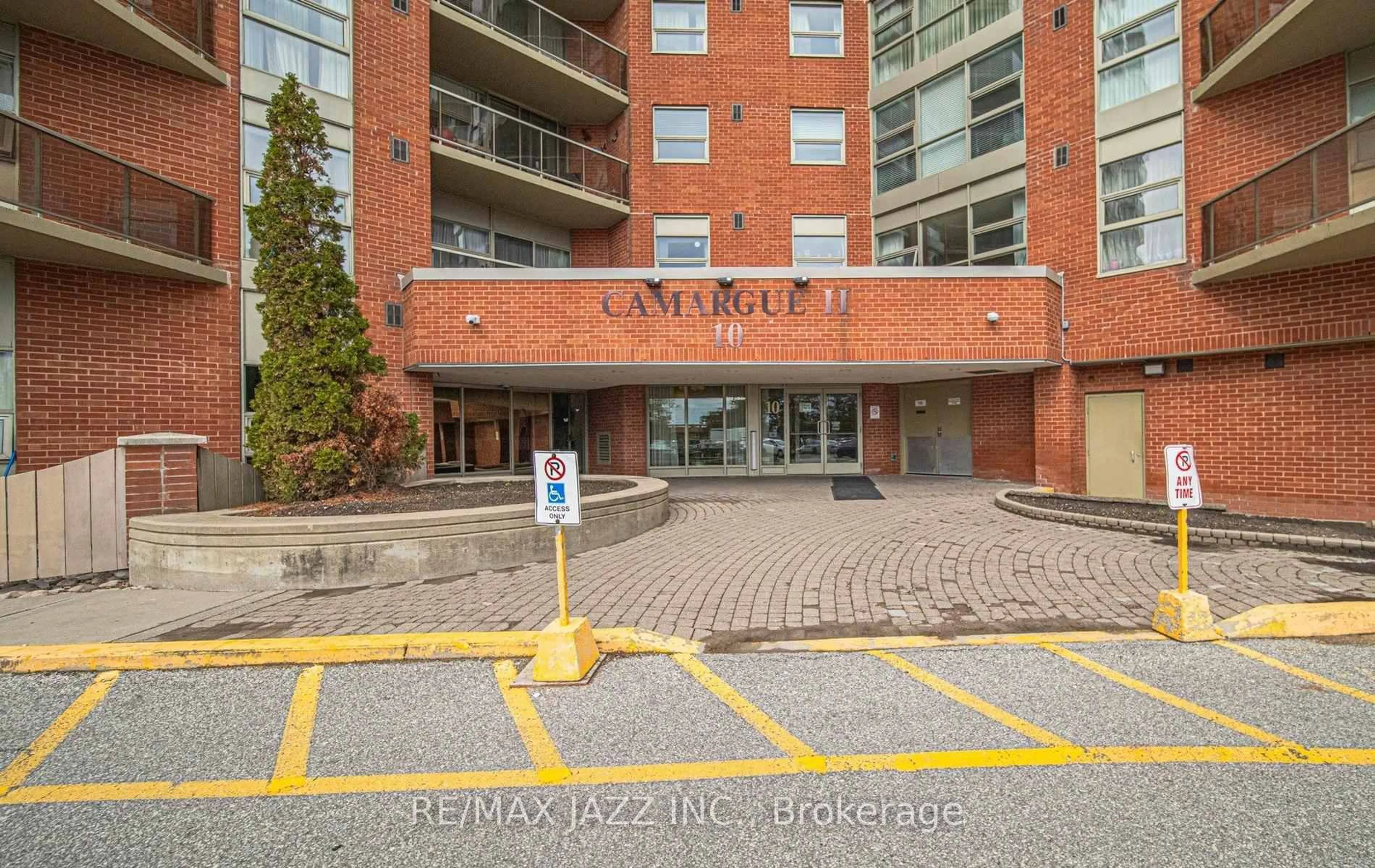 Indoor foyer for 10 Dean Park Rd #318, Toronto Ontario M1B 3G8