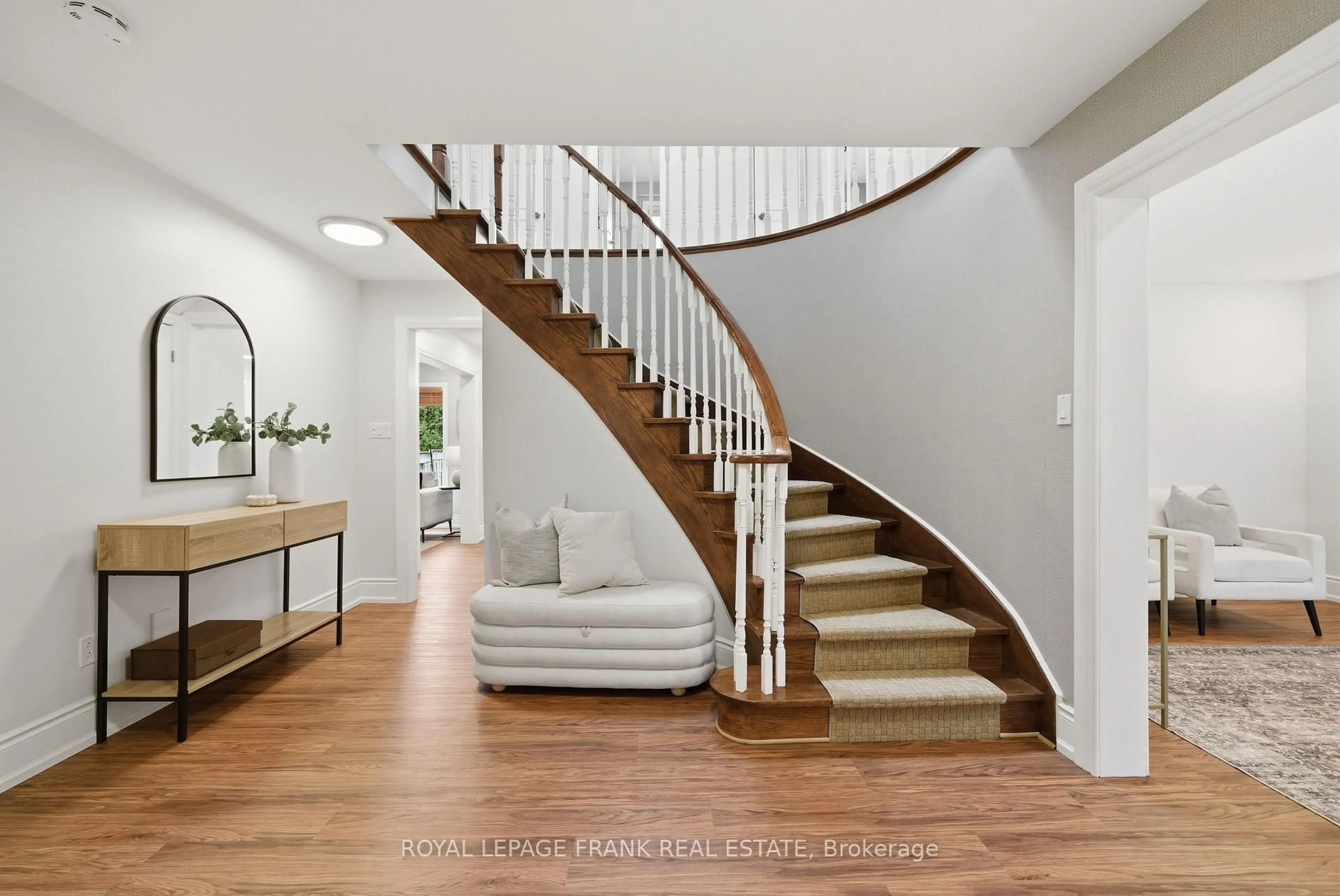 Unknown for 8 Corner Stone Cres, Whitby Ontario L1R 1Z3