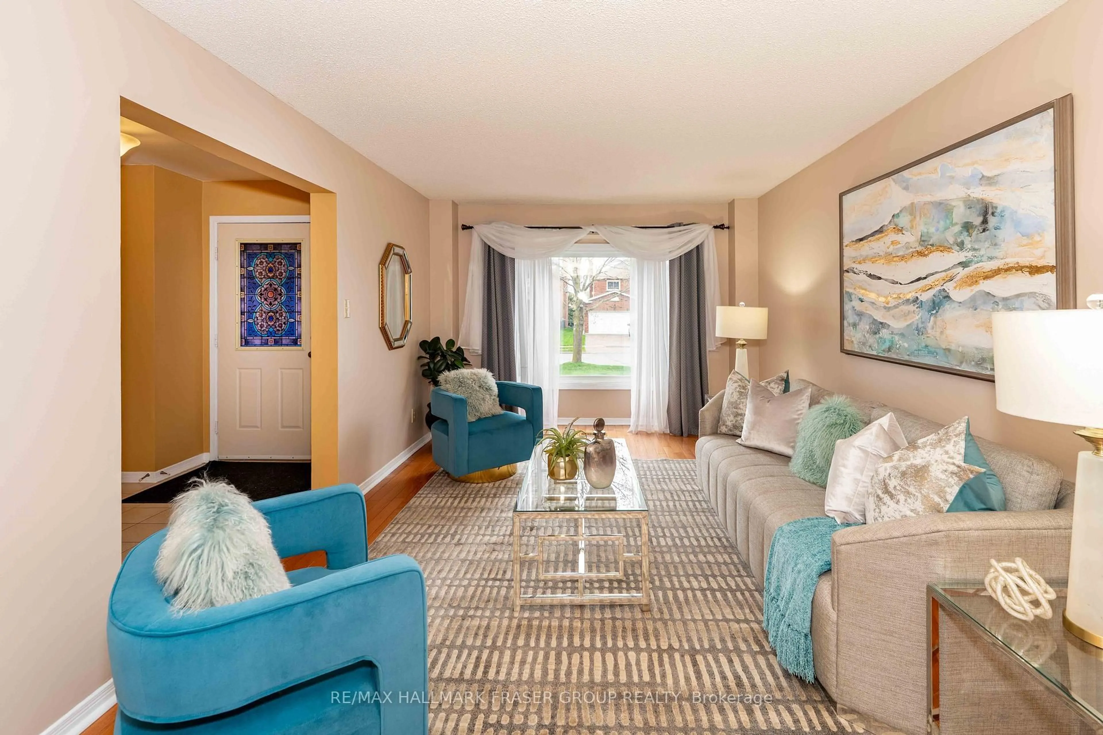 Living room with furniture, unknown for 40 Dartmoor Dr, Toronto Ontario M1E 5B2