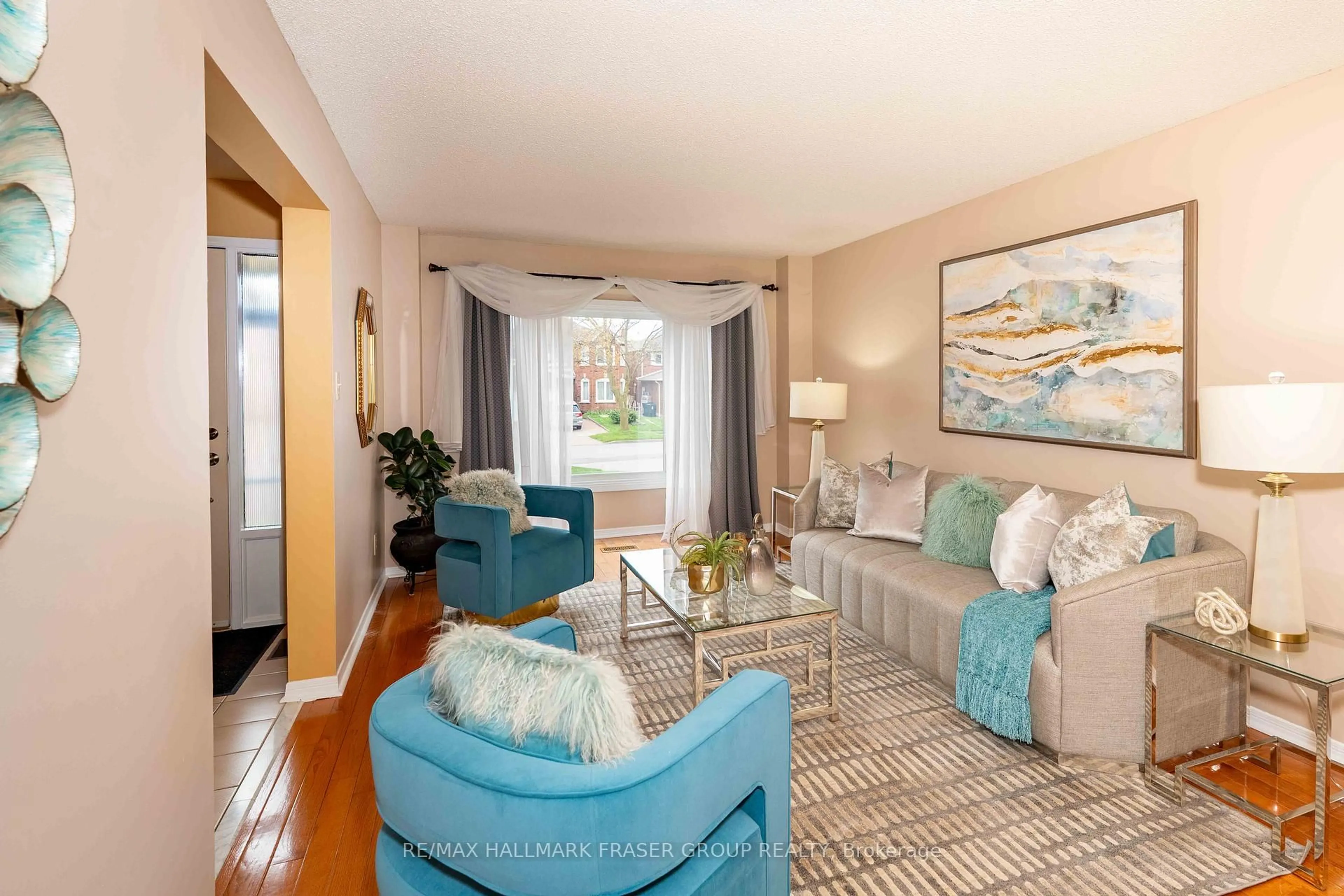 Living room with furniture, unknown for 40 Dartmoor Dr, Toronto Ontario M1E 5B2