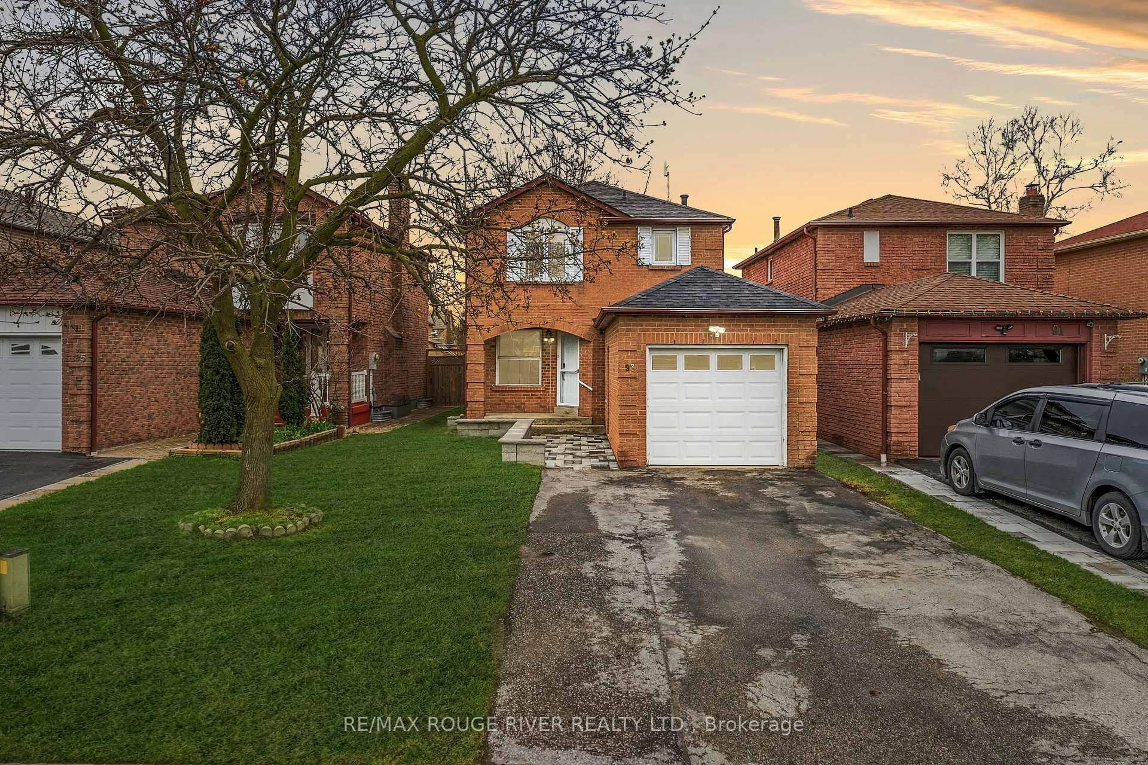 A pic from outside/outdoor area/front of a property/back of a property/a pic from drone, street for 93 Chatfield Dr, Ajax Ontario L1T 2J4