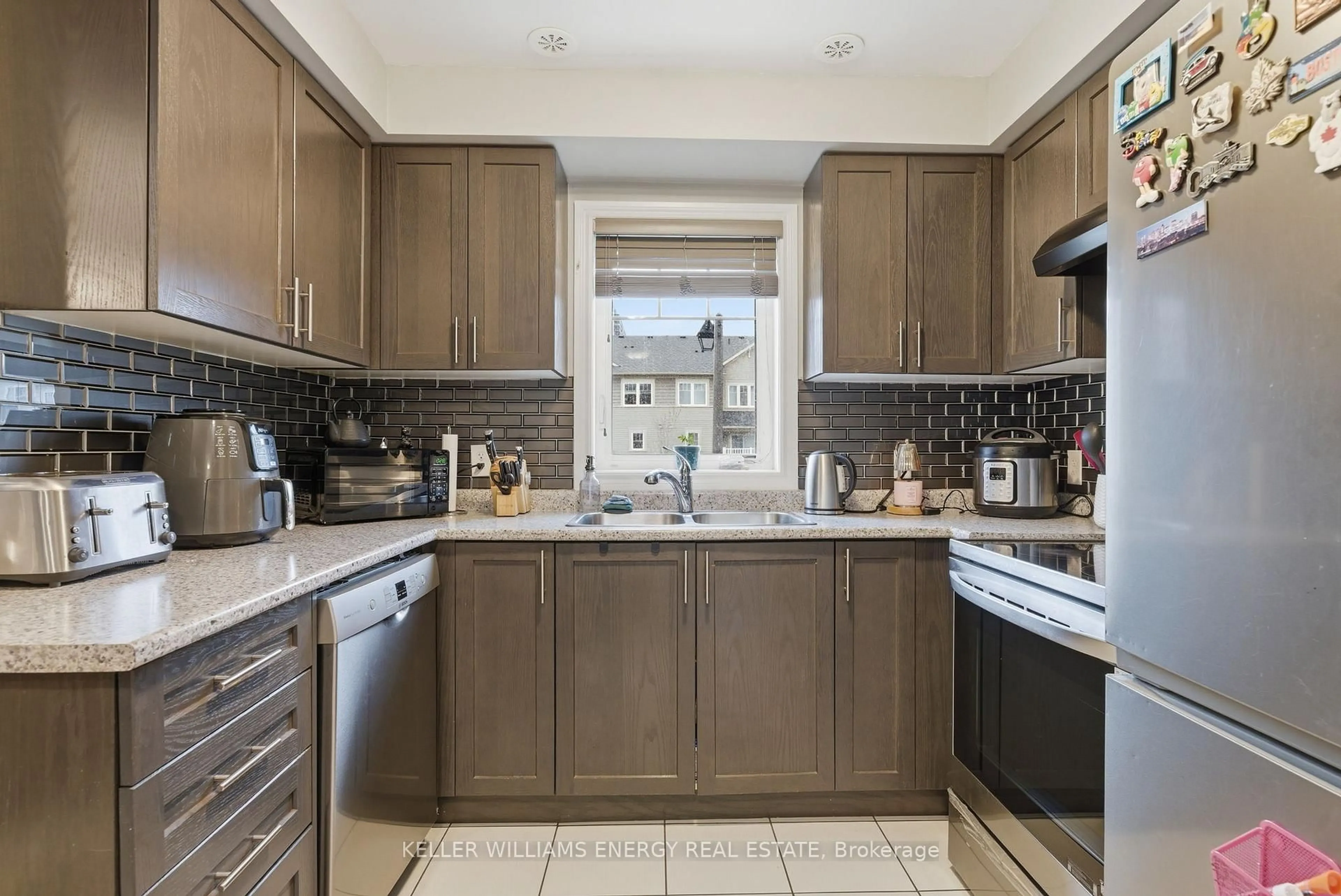 Standard kitchen, ceramic/tile floor for 67 Tabaret Cres, Oshawa Ontario L1L 0G5